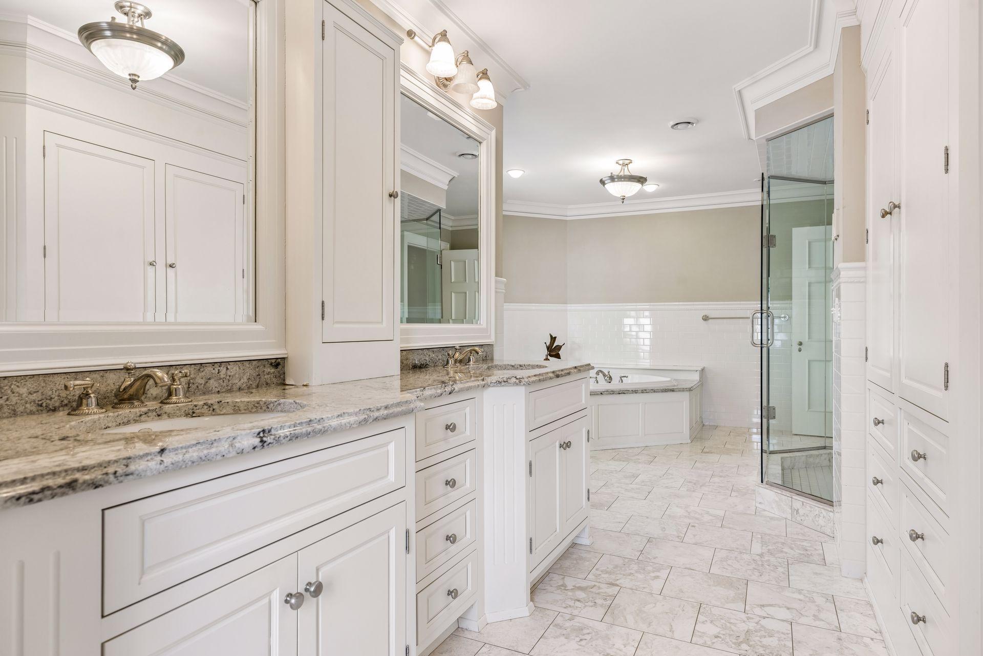 View of Residential at 1122 Mount Curve Avenue, Minneapolis MN 55403, Minneapolis (50 of 94) - Mike Wilen | Minnesota Team Real Estate