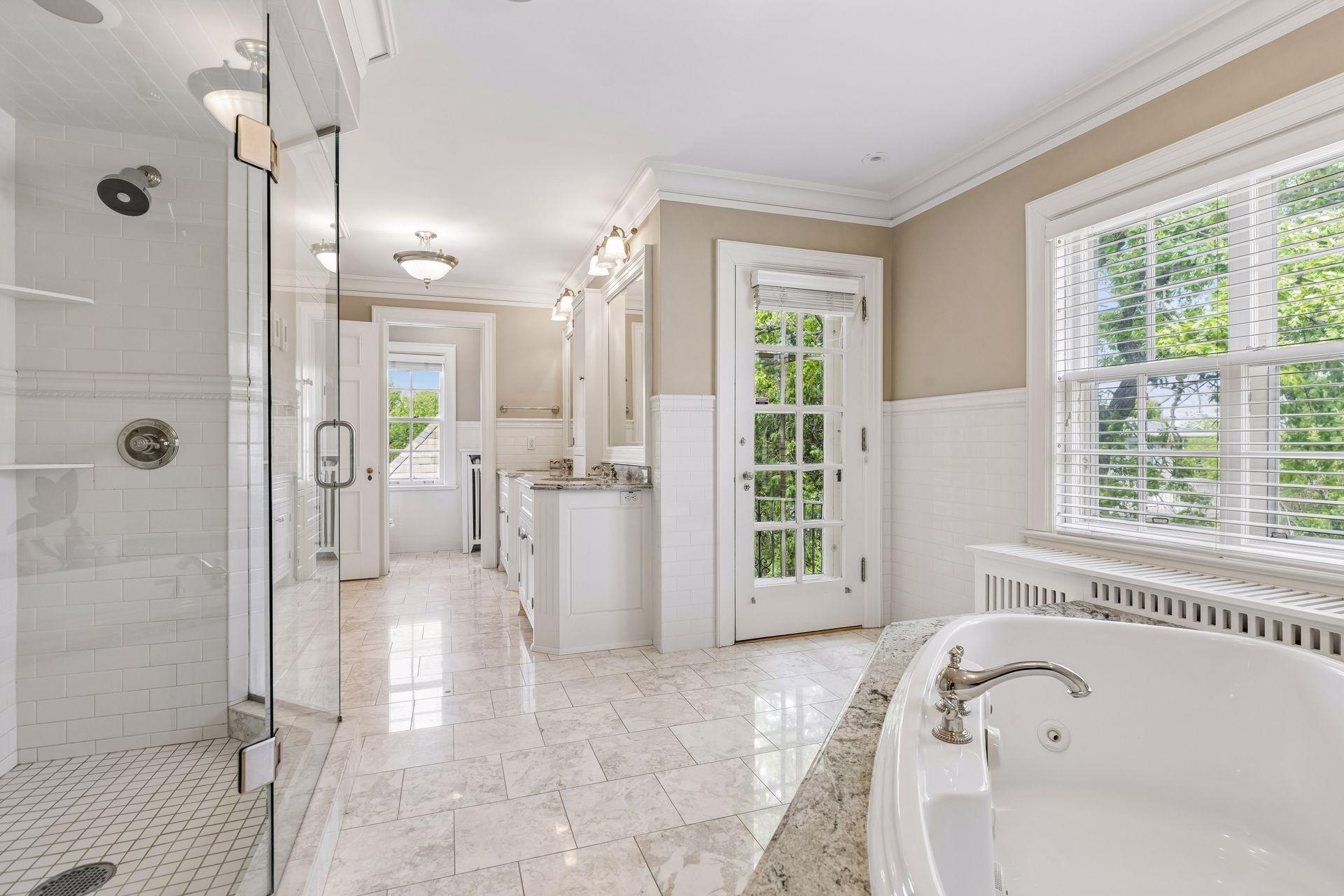 View of Residential at 1122 Mount Curve Avenue, Minneapolis MN 55403, Minneapolis (52 of 94) - Mike Wilen | Minnesota Team Real Estate