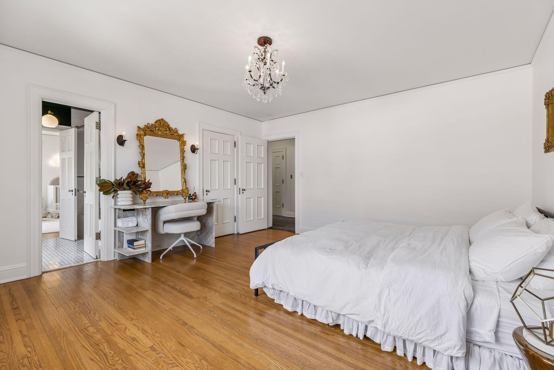 View of Residential at 1122 Mount Curve Avenue, Minneapolis MN 55403, Minneapolis (57 of 94) - Mike Wilen | Minnesota Team Real Estate