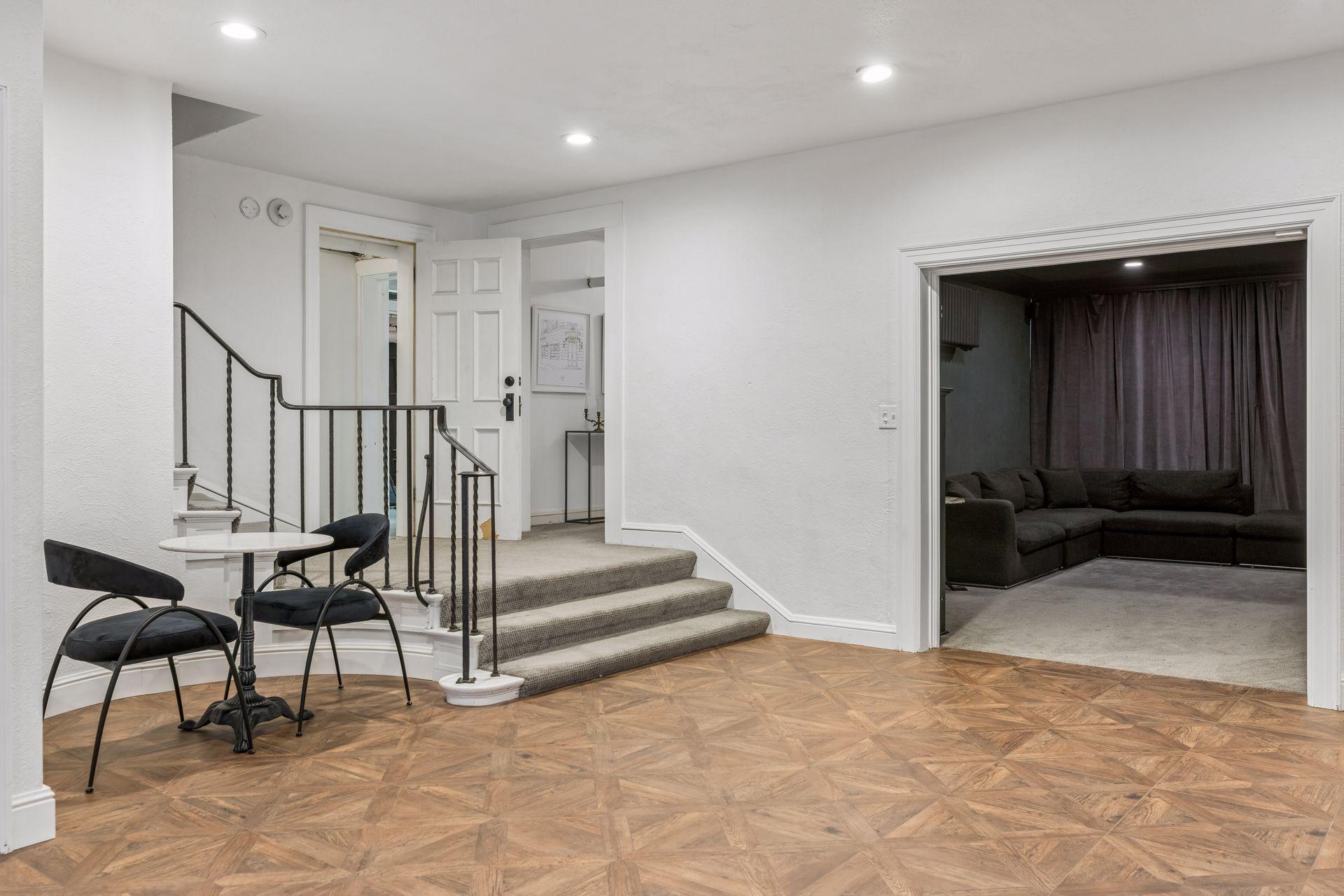 View of Residential at 1122 Mount Curve Avenue, Minneapolis MN 55403, Minneapolis (74 of 94) - Mike Wilen | Minnesota Team Real Estate