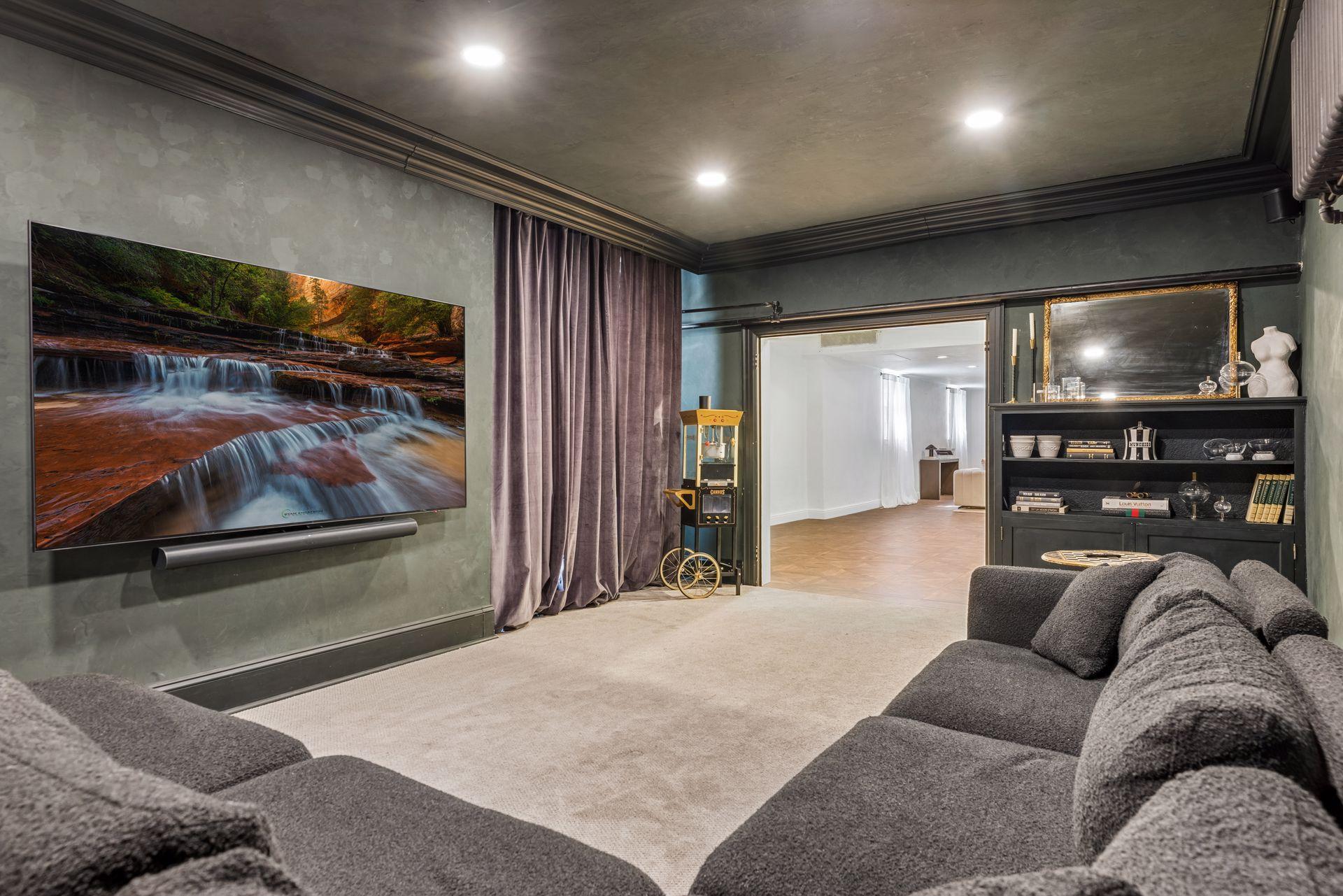 View of Residential at 1122 Mount Curve Avenue, Minneapolis MN 55403, Minneapolis (76 of 94) - Mike Wilen | Minnesota Team Real Estate