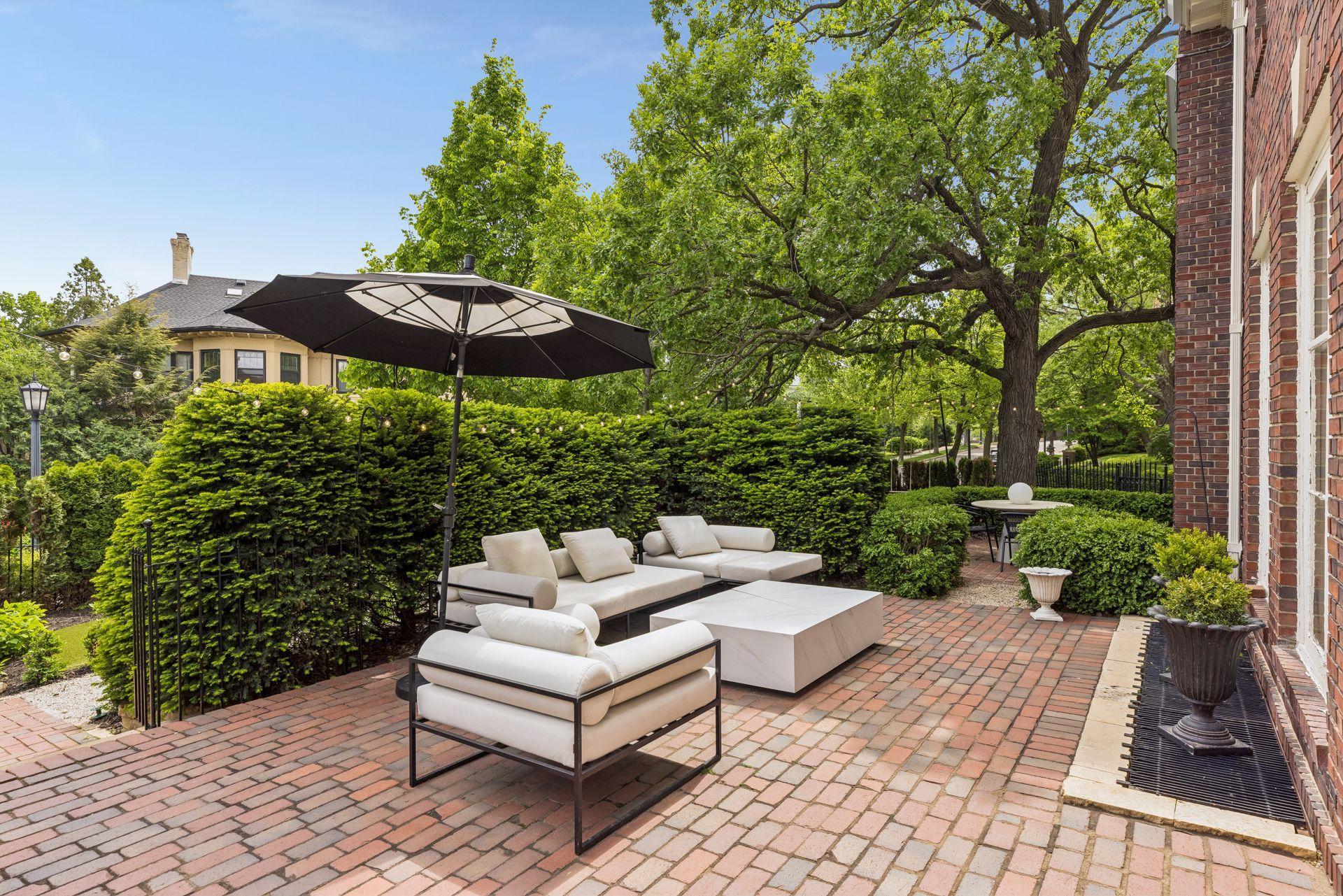 View of Residential at 1122 Mount Curve Avenue, Minneapolis MN 55403, Minneapolis (84 of 94) - Mike Wilen | Minnesota Team Real Estate