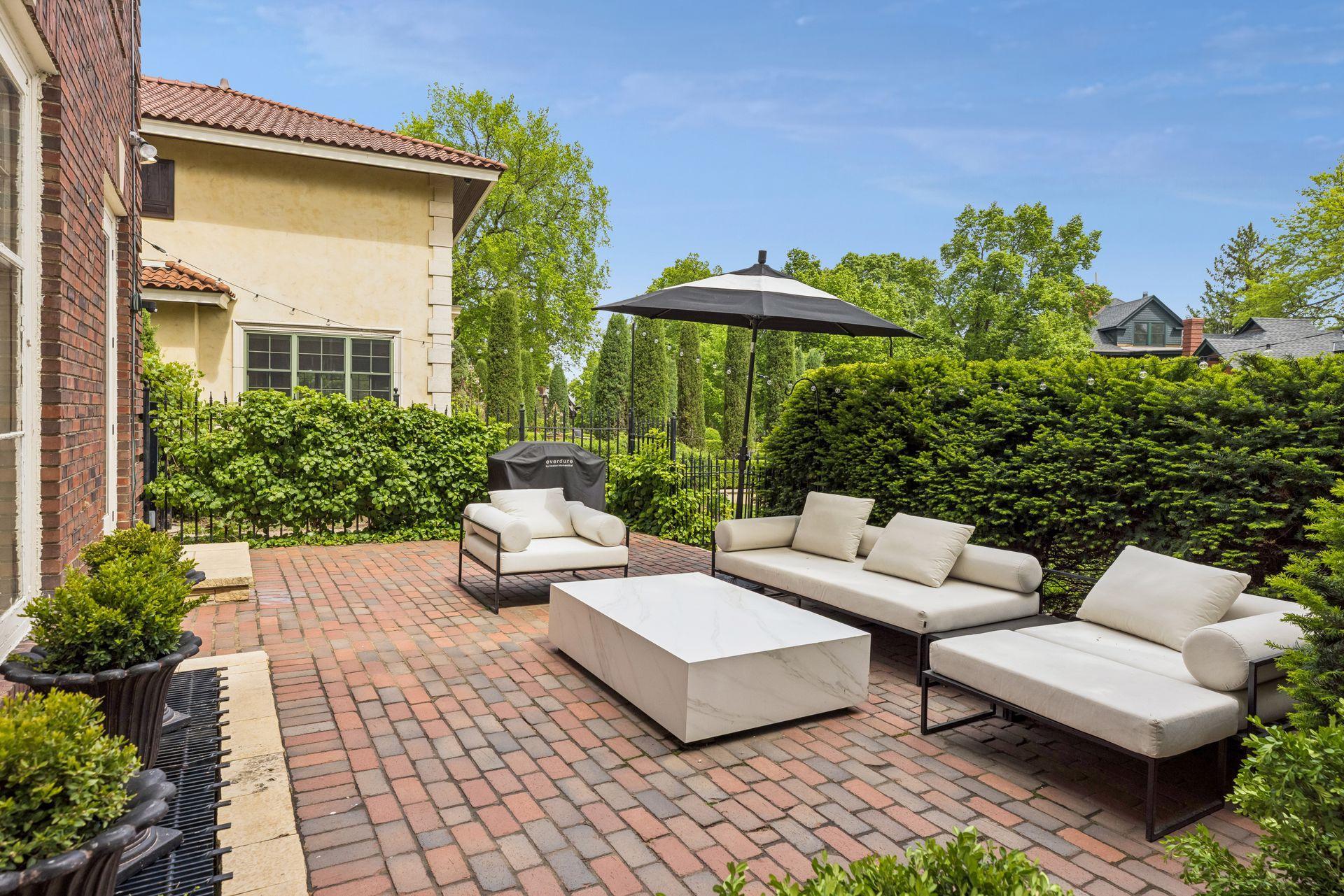 View of Residential at 1122 Mount Curve Avenue, Minneapolis MN 55403, Minneapolis (86 of 94) - Mike Wilen | Minnesota Team Real Estate