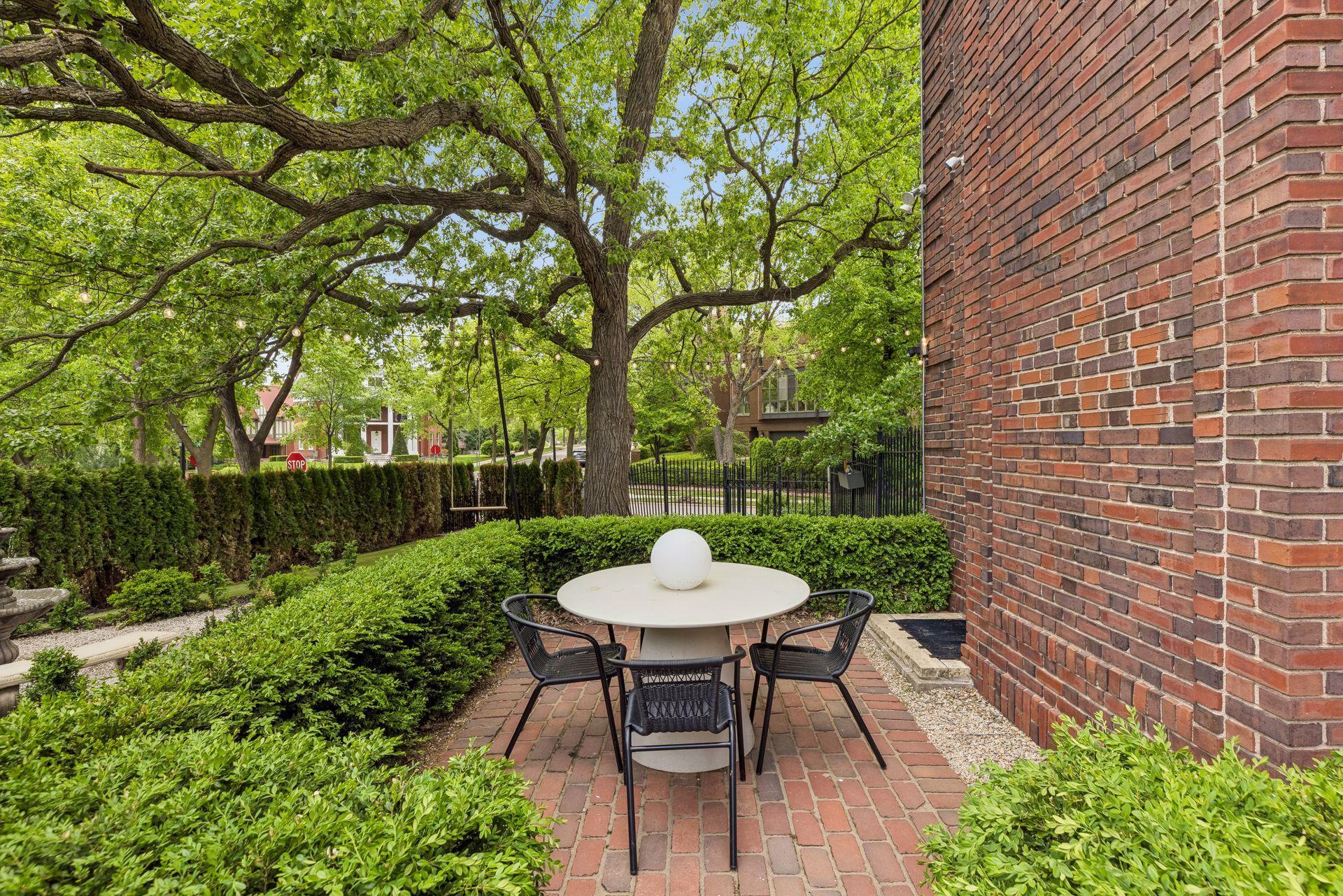 View of Residential at 1122 Mount Curve Avenue, Minneapolis MN 55403, Minneapolis (87 of 94) - Mike Wilen | Minnesota Team Real Estate