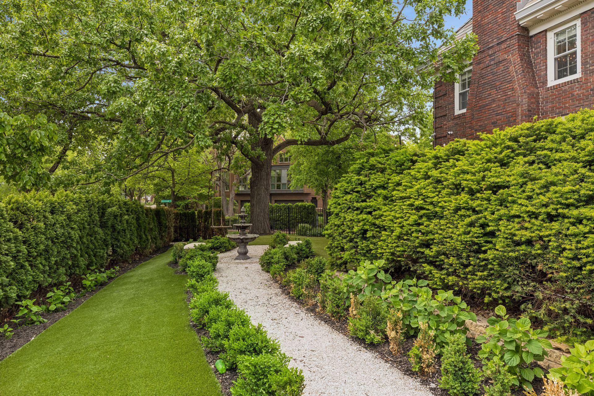 View of Residential at 1122 Mount Curve Avenue, Minneapolis MN 55403, Minneapolis (88 of 94) - Mike Wilen | Minnesota Team Real Estate