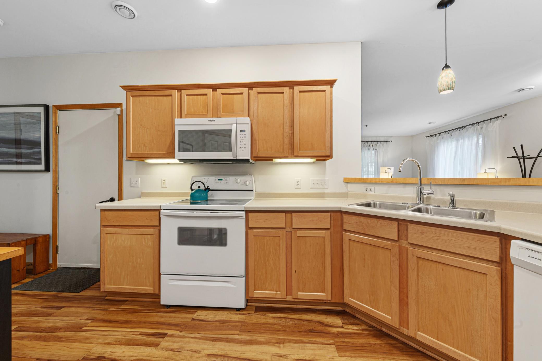 View of Residential at 738 Maple Hills Drive #J, Maplewood MN 55117, Maplewood (14 of 35) - Mike Wilen | Minnesota Team Real Estate