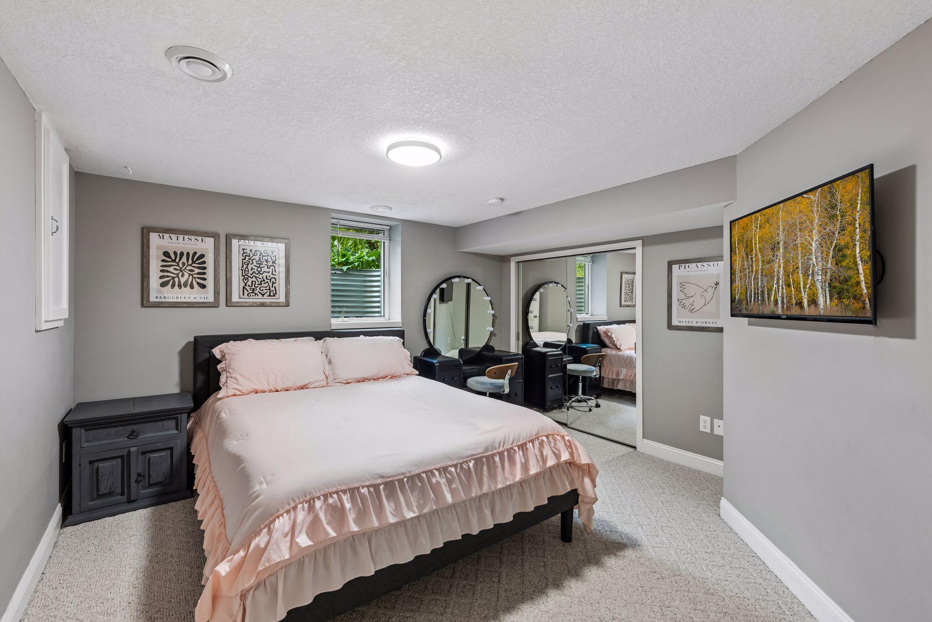 View of Residential at 4000 Abbott Avenue, Minneapolis MN 55410, Minneapolis (22 of 34) - Mike Wilen | Minnesota Team Real Estate