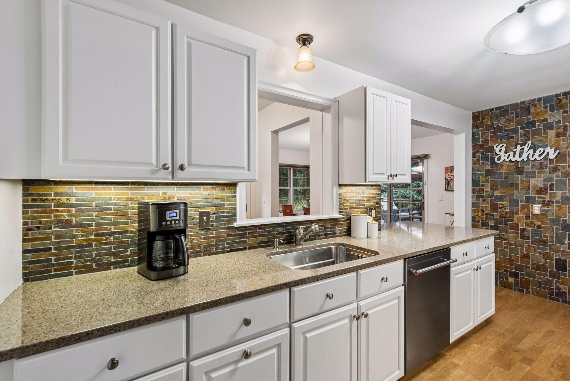 View of Residential at 4000 Abbott Avenue, Minneapolis MN 55410, Minneapolis (7 of 34) - Mike Wilen | Minnesota Team Real Estate