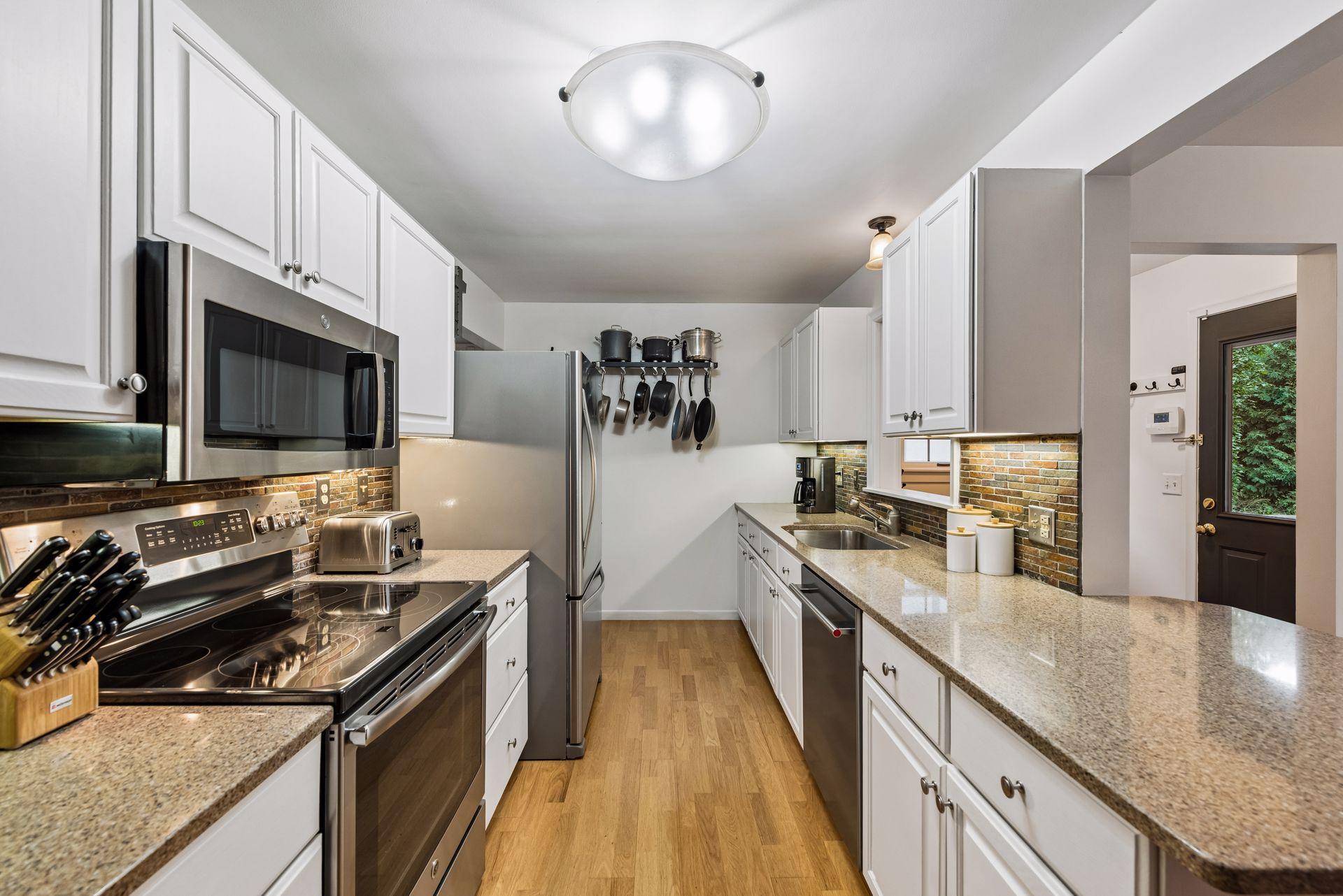 View of Residential at 4000 Abbott Avenue, Minneapolis MN 55410, Minneapolis (6 of 34) - Mike Wilen | Minnesota Team Real Estate