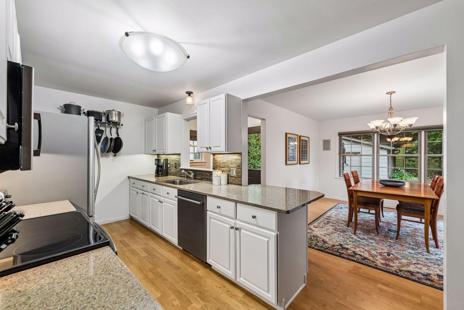 View of Residential at 4000 Abbott Avenue, Minneapolis MN 55410, Minneapolis (8 of 34) - Mike Wilen | Minnesota Team Real Estate