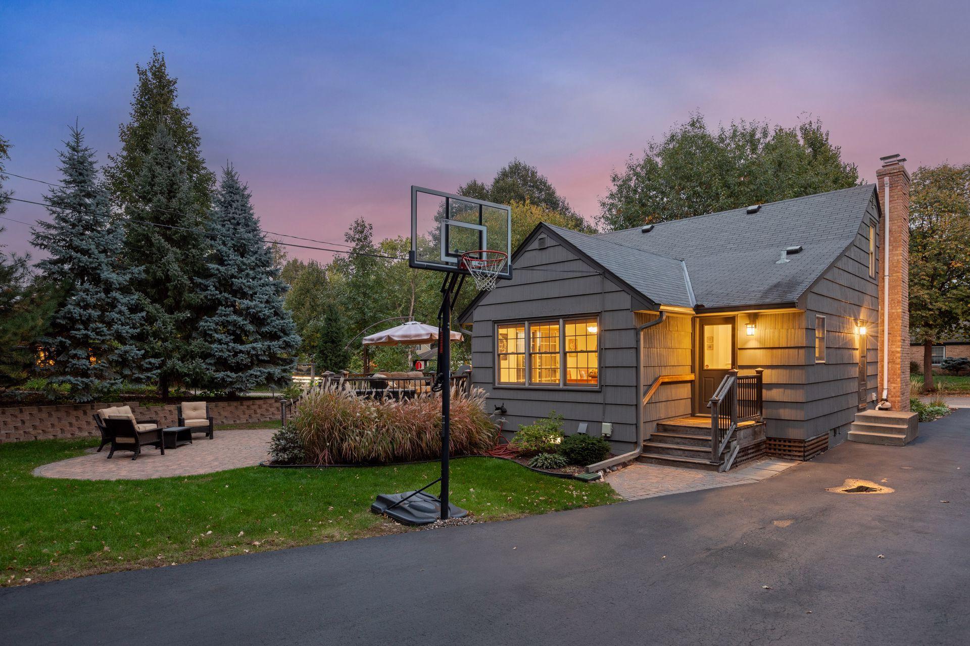 View of Residential at 4000 Abbott Avenue, Minneapolis MN 55410, Minneapolis (3 of 37) - Mike Wilen | Minnesota Team Real Estate