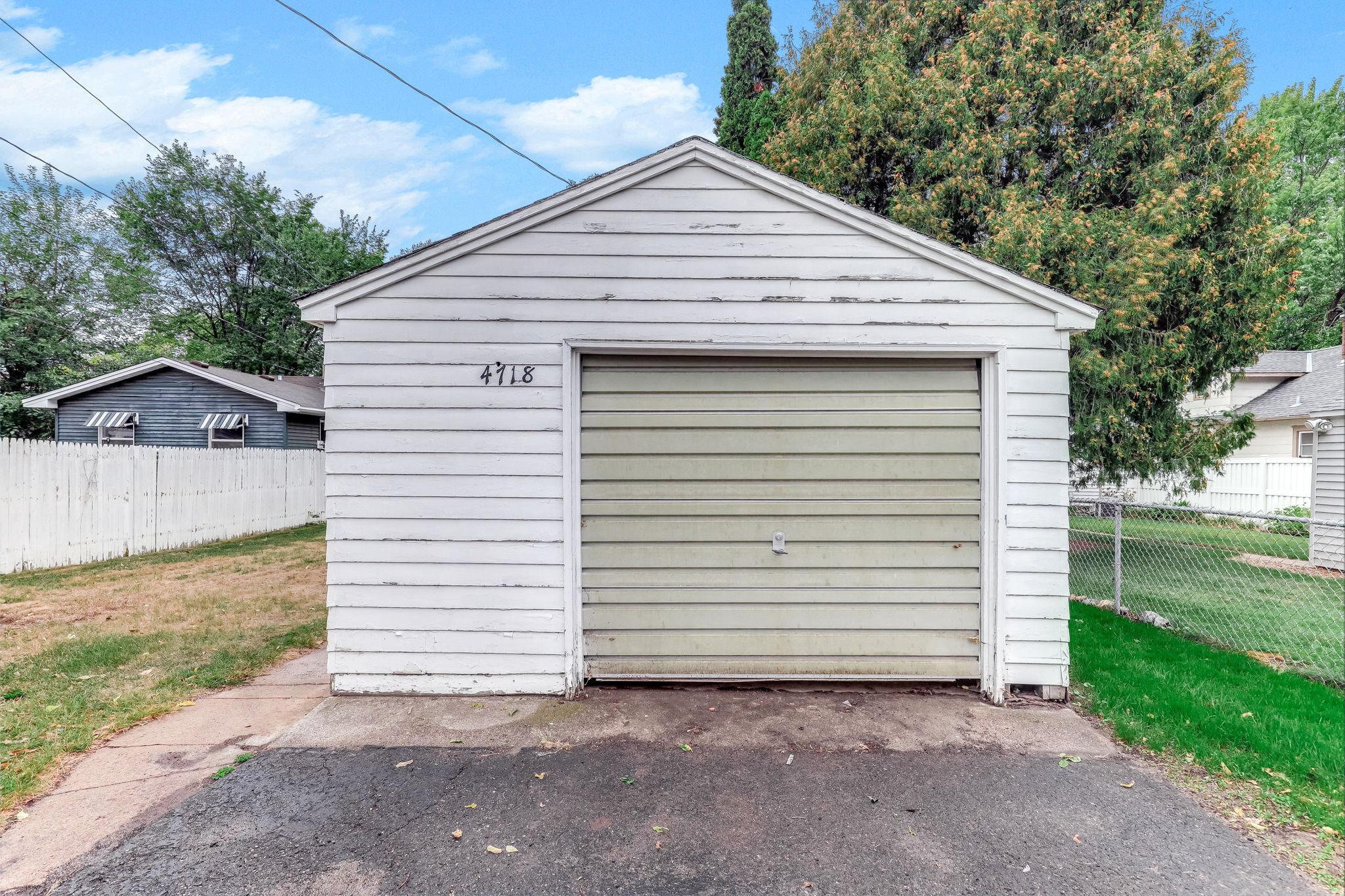 View of Residential at 4718 Dupont Avenue, Minneapolis MN 55430, Minneapolis (17 of 20) - Mike Wilen | Minnesota Team Real Estate