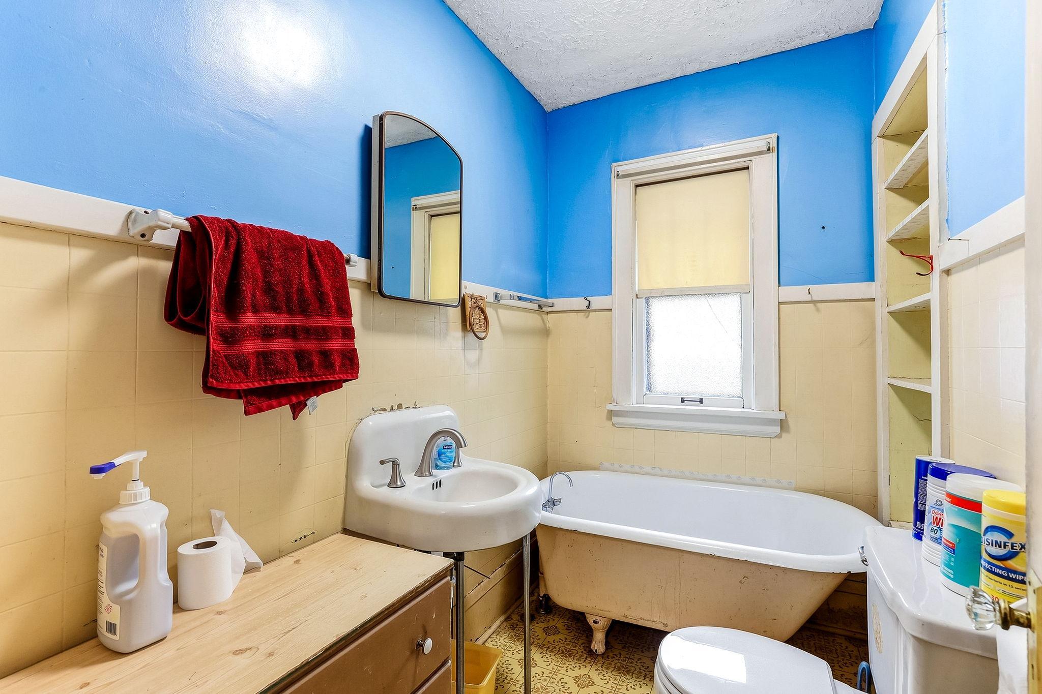 View of Residential at 4718 Dupont Avenue, Minneapolis MN 55430, Minneapolis (7 of 20) - Mike Wilen | Minnesota Team Real Estate