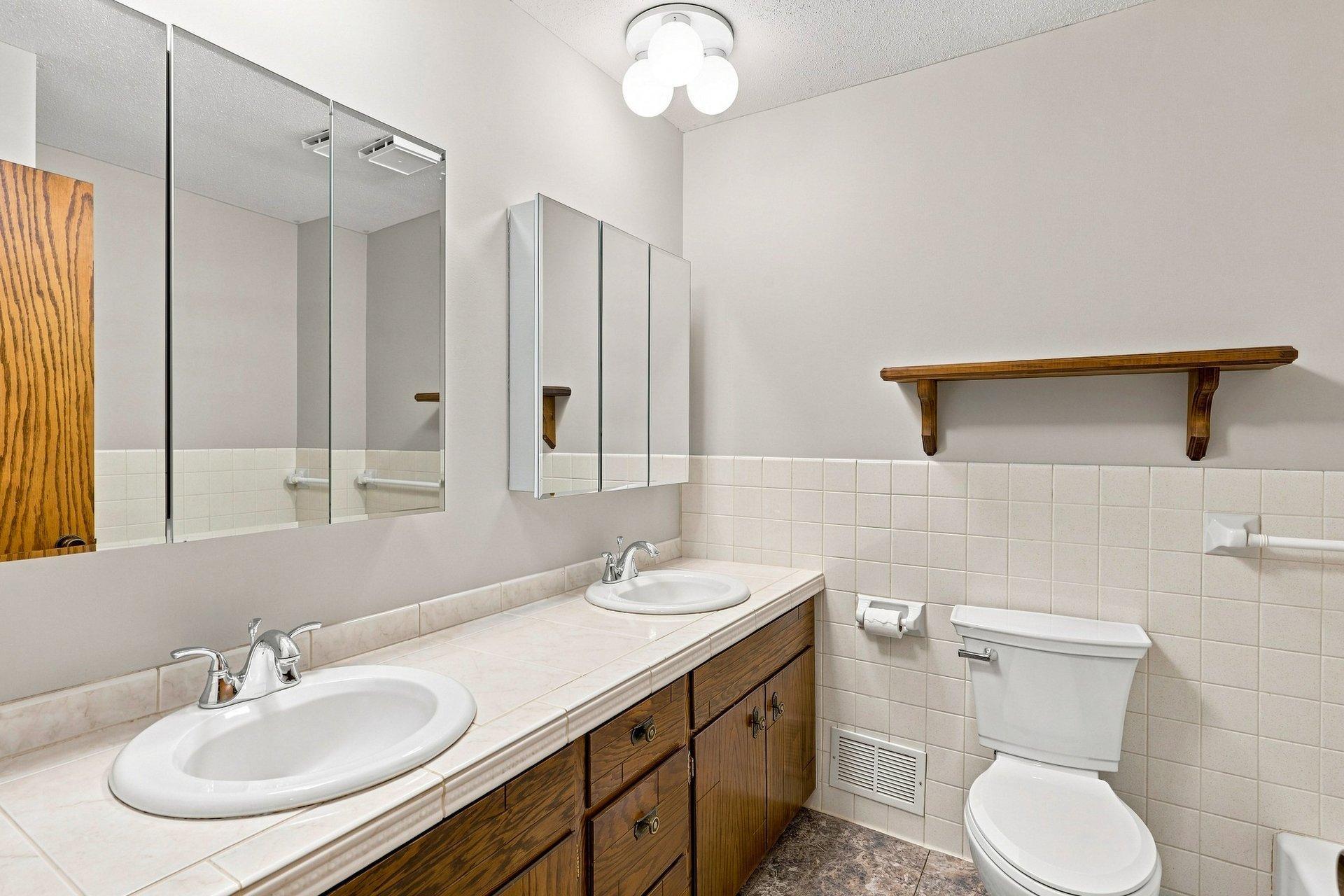 View of Residential at 7158 Upper 139th Street, Apple Valley MN 55124, Apple Valley (17 of 46) - Mike Wilen | Minnesota Team Real Estate