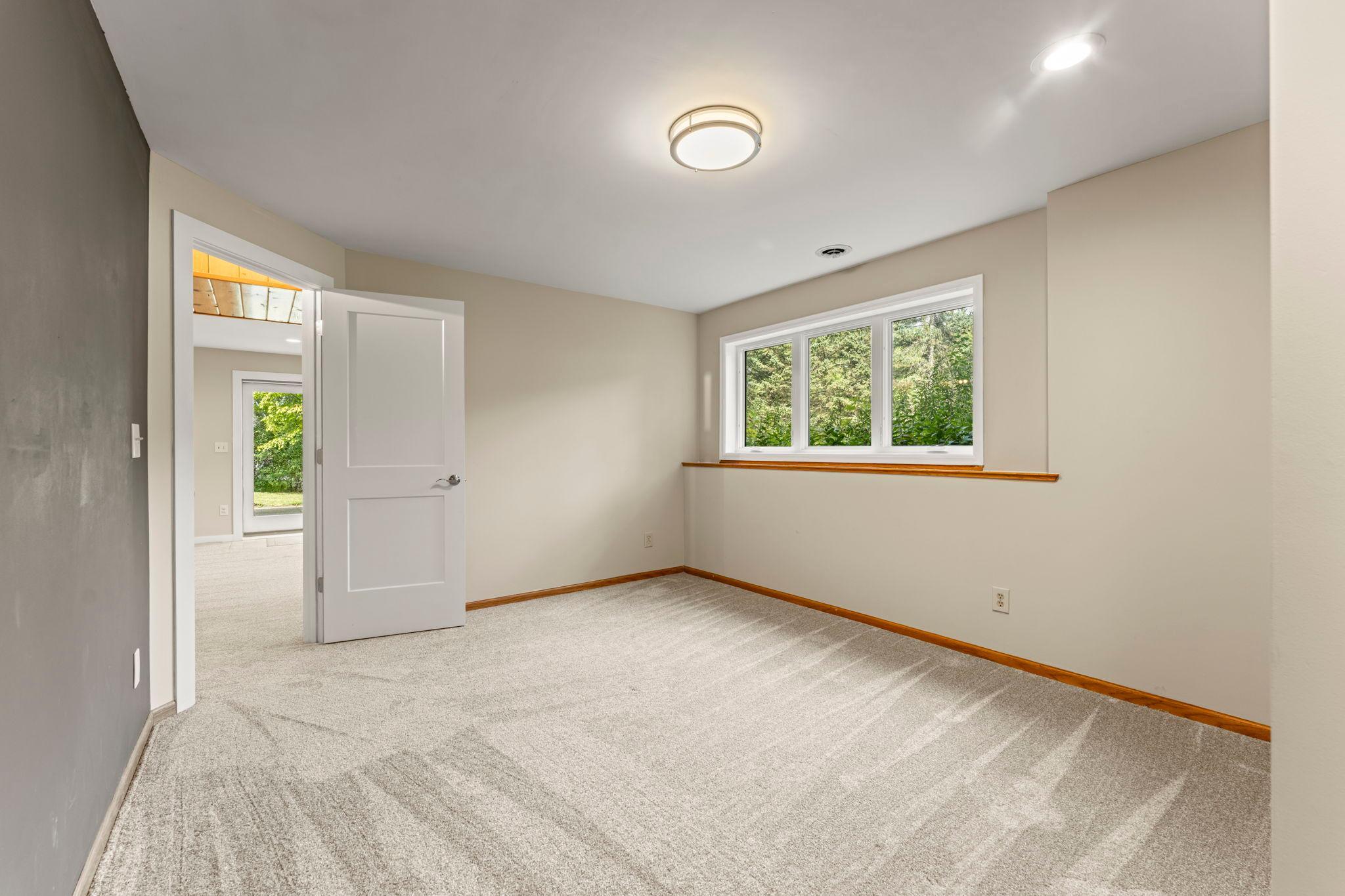 View of Residential at 940 Trail Court, Eagan MN 55123, Eagan (33 of 56) - Mike Wilen | Minnesota Team Real Estate