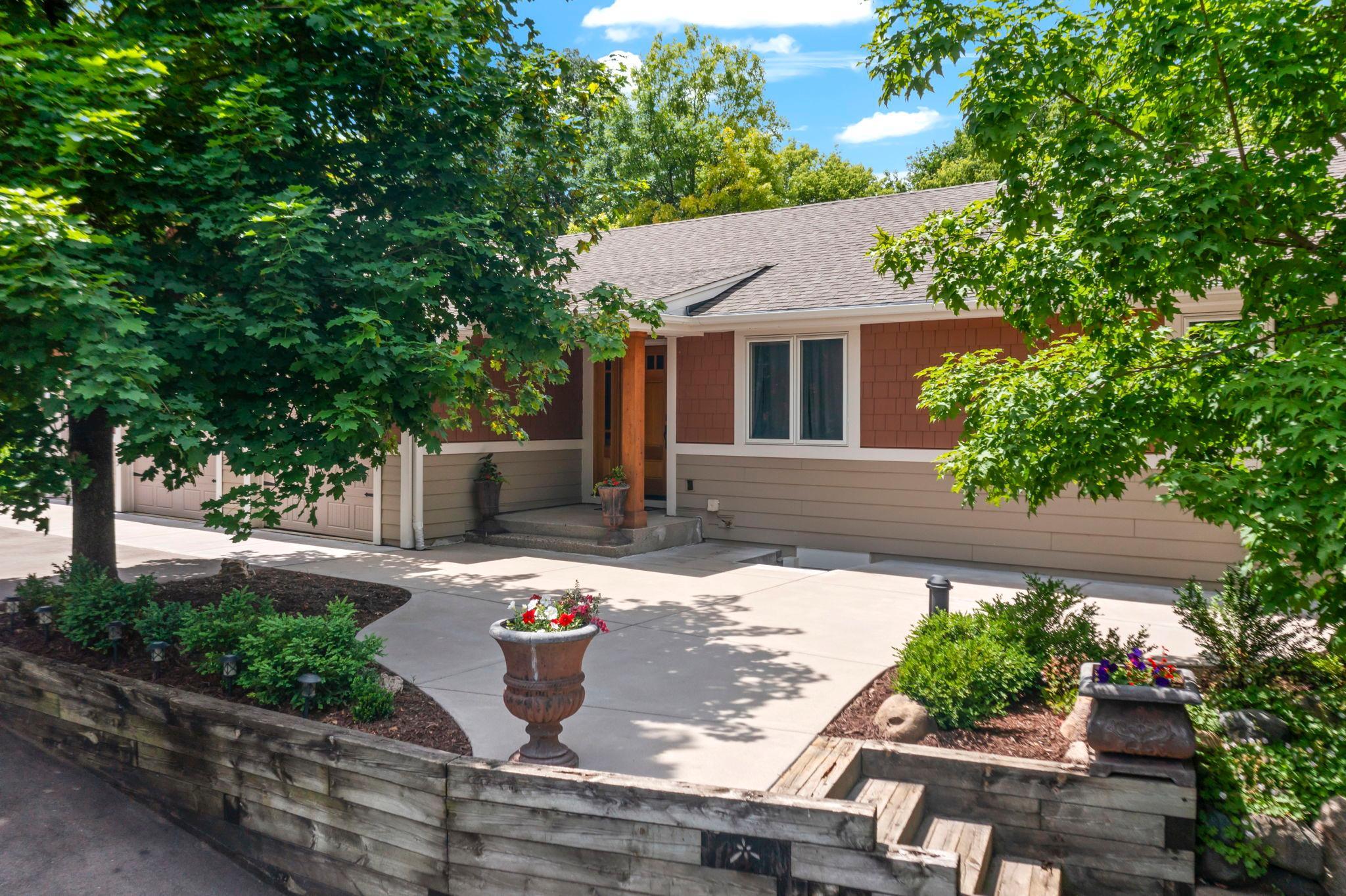 View of Residential at 940 Trail Court, Eagan MN 55123, Eagan (49 of 56) - Mike Wilen | Minnesota Team Real Estate