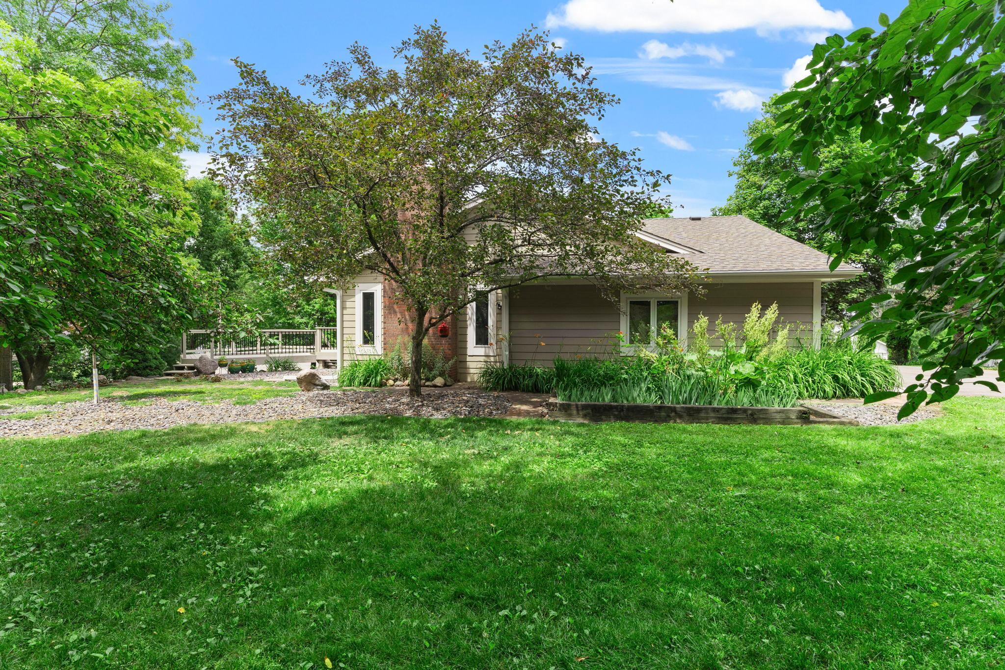 View of Residential at 940 Trail Court, Eagan MN 55123, Eagan (44 of 56) - Mike Wilen | Minnesota Team Real Estate