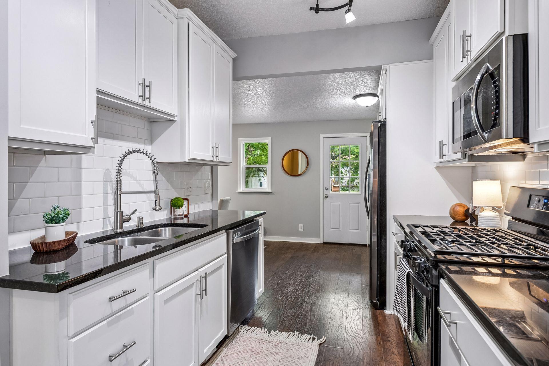 View of Residential at 862 21st Avenue, Minneapolis MN 55414, Minneapolis (11 of 36) - Mike Wilen | Minnesota Team Real Estate