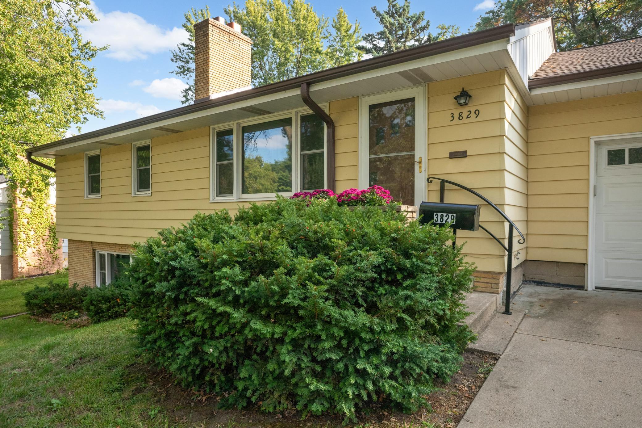 View of Residential at 3829 Oak Street, Brooklyn Center MN 55429, Brooklyn Center (2 of 43) - Mike Wilen | Minnesota Team Real Estate