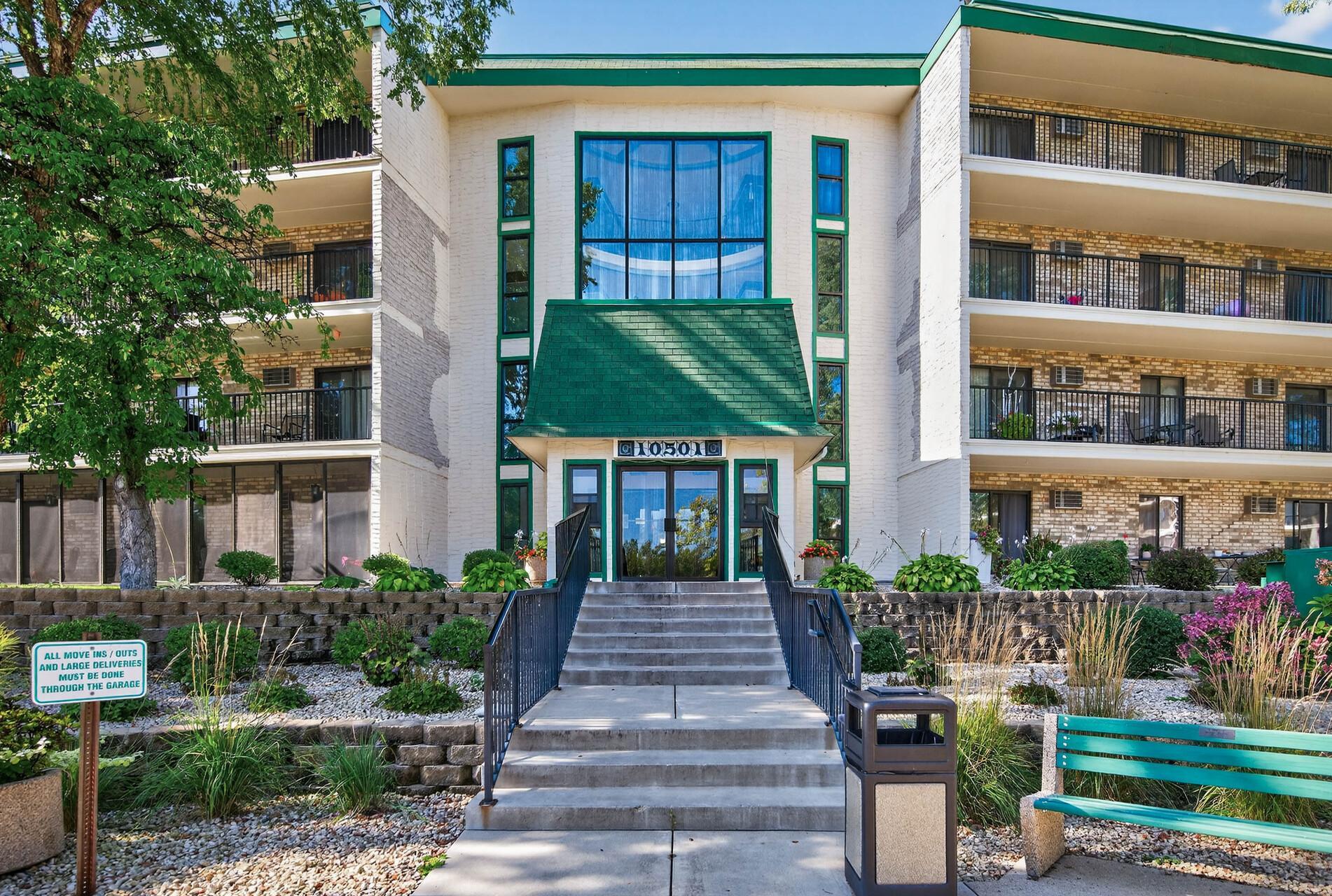 View of Residential at 10501 Cedar Lake Road #318, Minnetonka MN 55305, Minnetonka (37 of 41) - Mike Wilen | Minnesota Team Real Estate