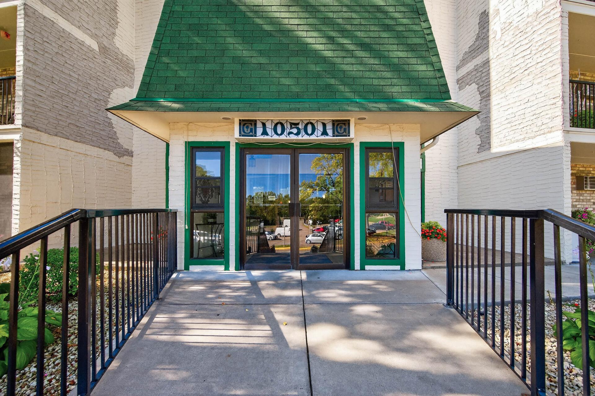 View of Residential at 10501 Cedar Lake Road #318, Minnetonka MN 55305, Minnetonka (38 of 41) - Mike Wilen | Minnesota Team Real Estate