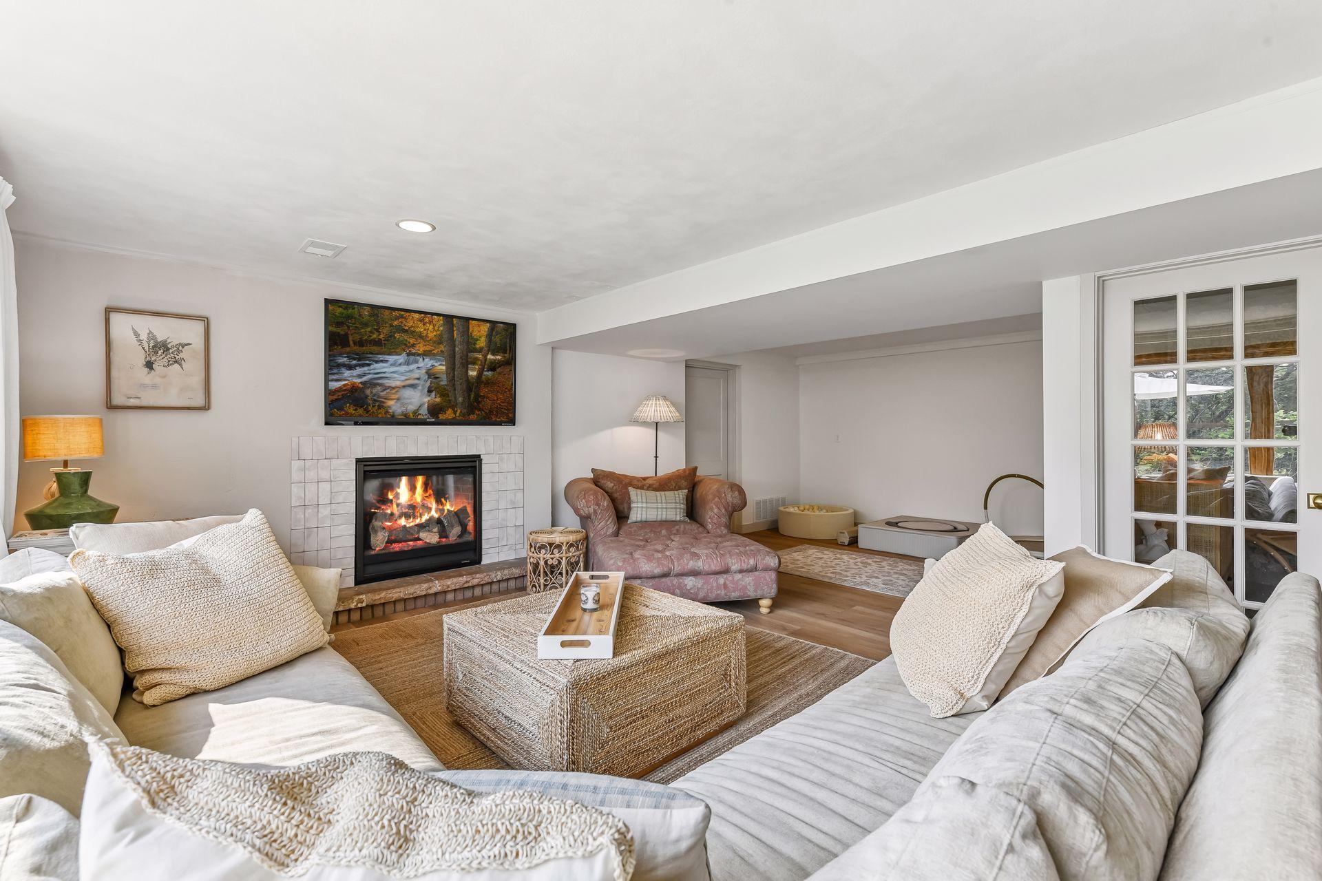 View of Residential at 15803 Holdridge Road, Wayzata MN 55391, Wayzata (32 of 51) - Mike Wilen | Minnesota Team Real Estate