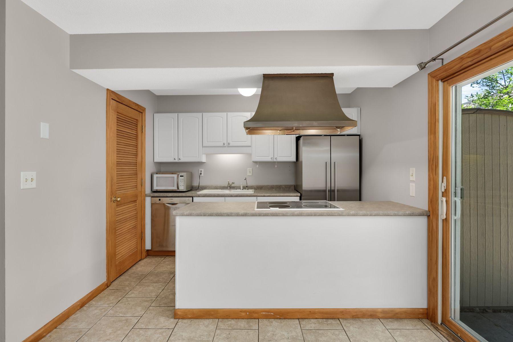 View of Residential at 6425 Barrie Road, Edina MN 55435, Edina (7 of 23) - Mike Wilen | Minnesota Team Real Estate