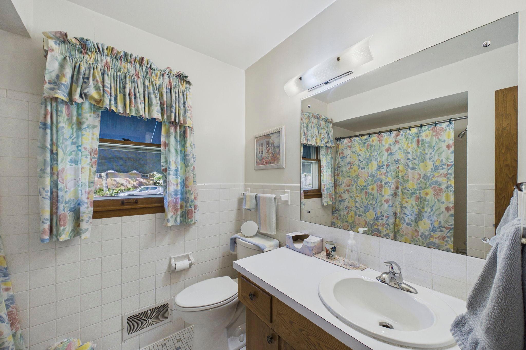 View of Residential at 2364 Saint Albans Street, Roseville MN 55113, Roseville (12 of 27) - Mike Wilen | Minnesota Team Real Estate