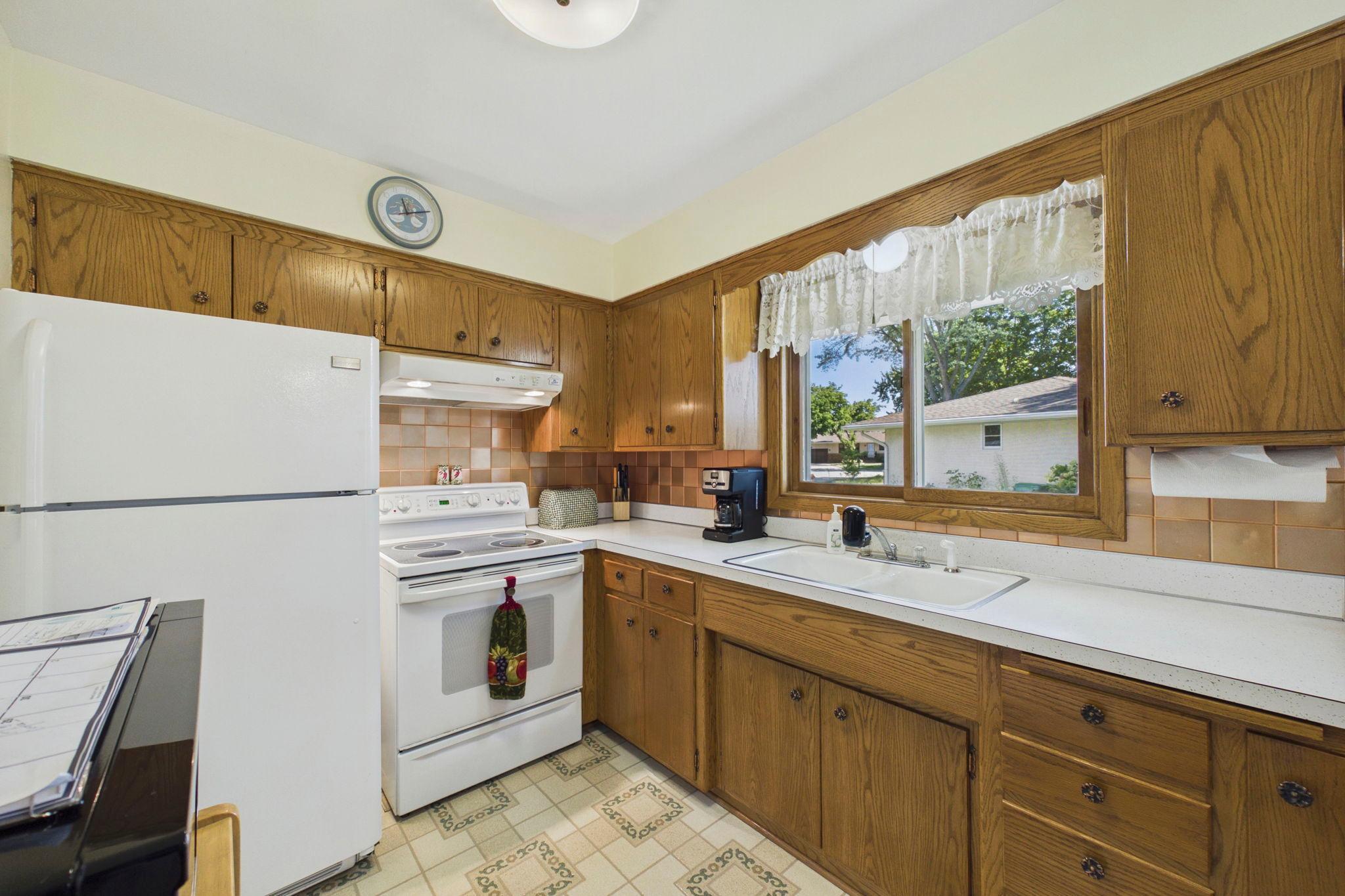 View of Residential at 2364 Saint Albans Street, Roseville MN 55113, Roseville (3 of 27) - Mike Wilen | Minnesota Team Real Estate