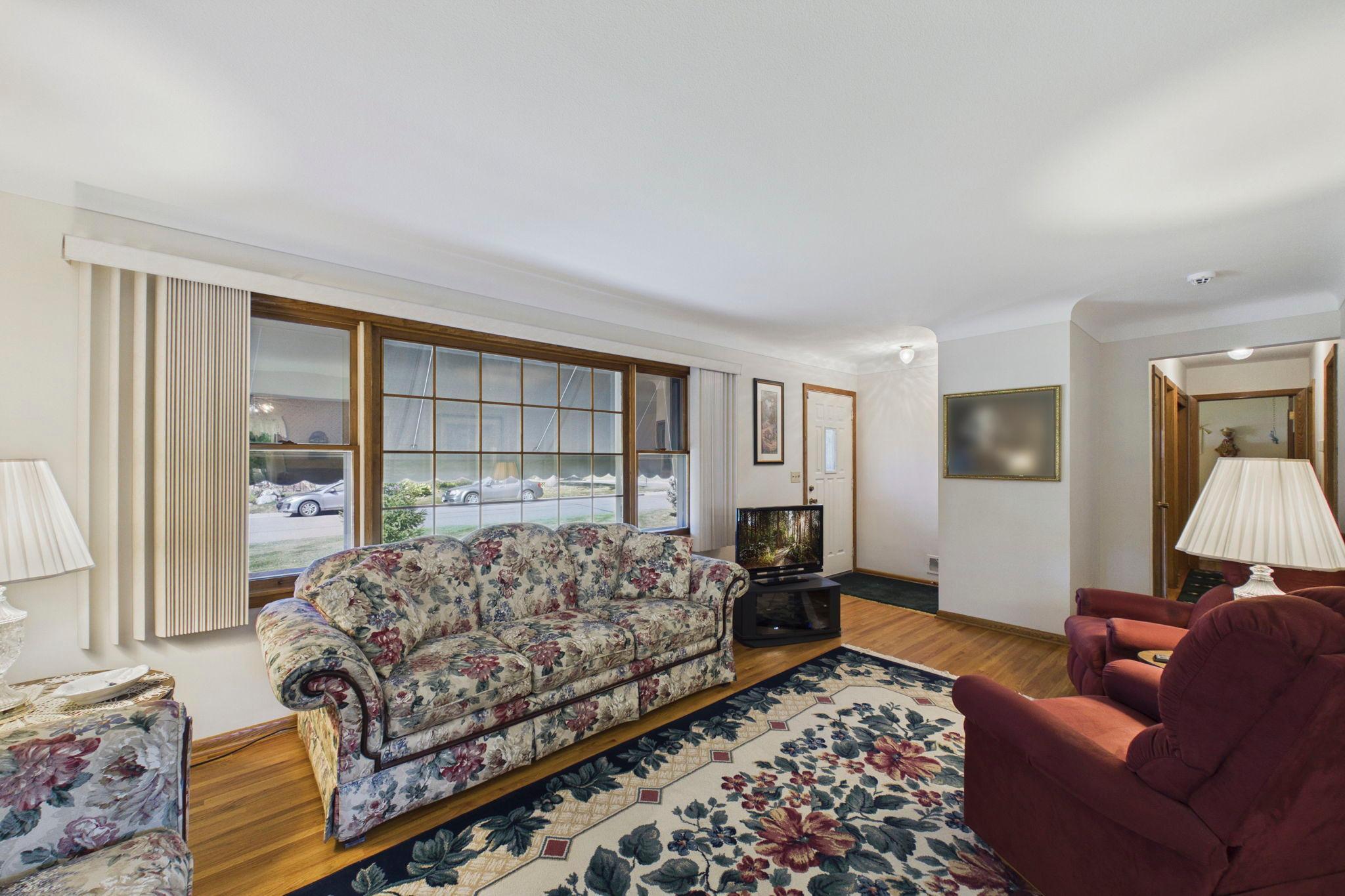 View of Residential at 2364 Saint Albans Street, Roseville MN 55113, Roseville (8 of 27) - Mike Wilen | Minnesota Team Real Estate