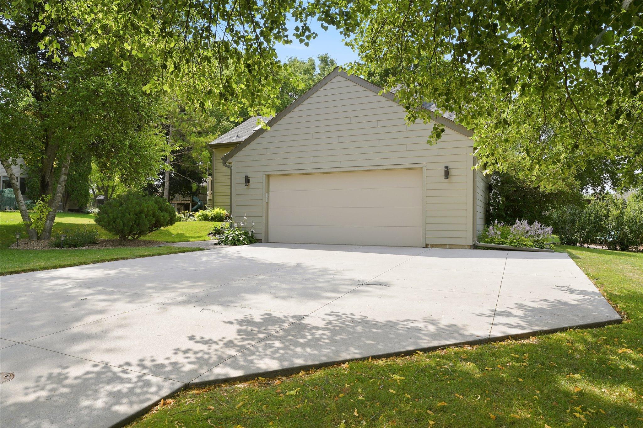 View of Residential at 15809 Nursery Drive, Minnetonka MN 55345, Minnetonka (42 of 53) - Mike Wilen | Minnesota Team Real Estate