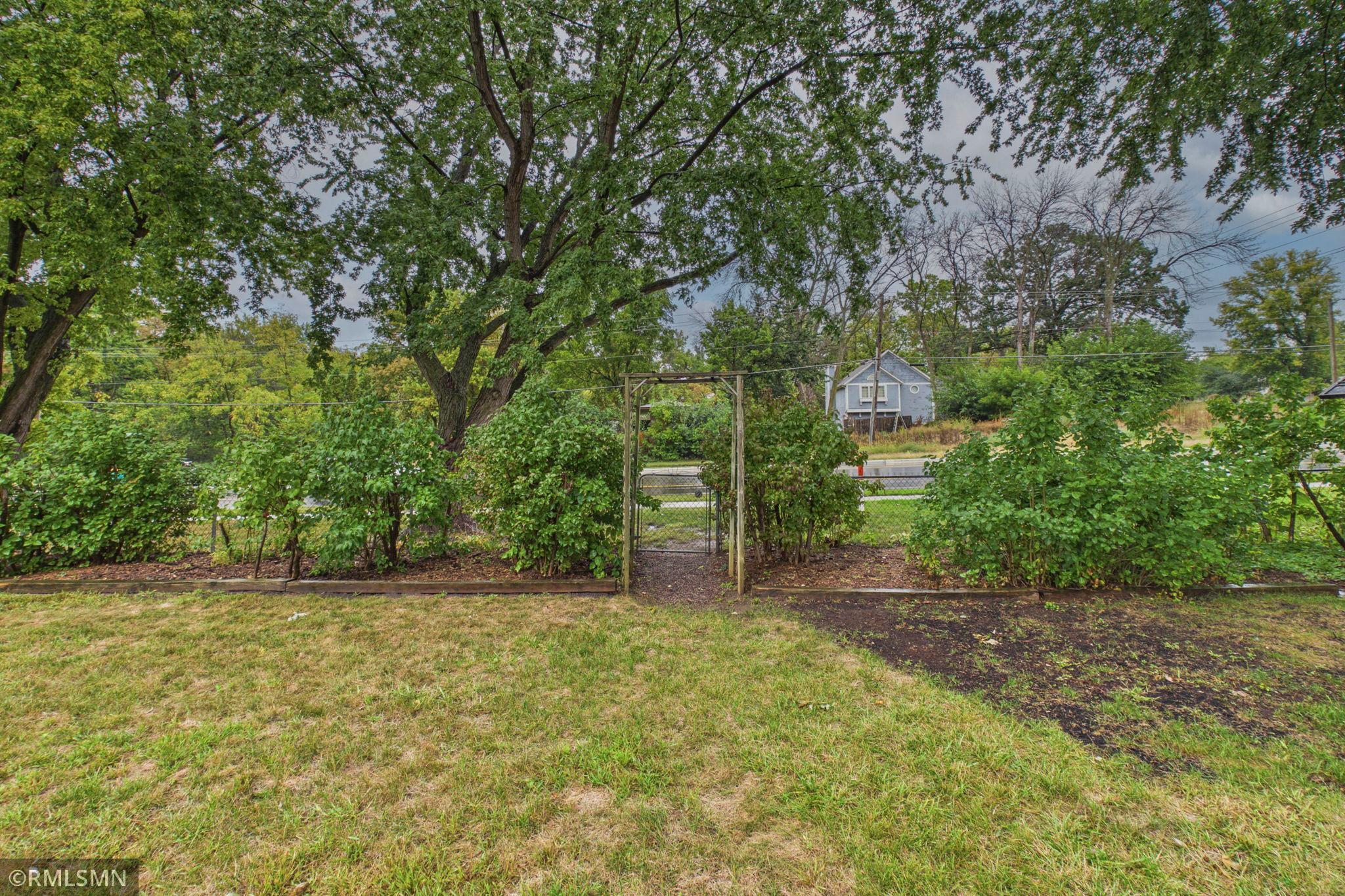 View of Residential at 2728 Sunset Lane, Burnsville MN 55337, Burnsville (39 of 40) - Mike Wilen | Minnesota Team Real Estate