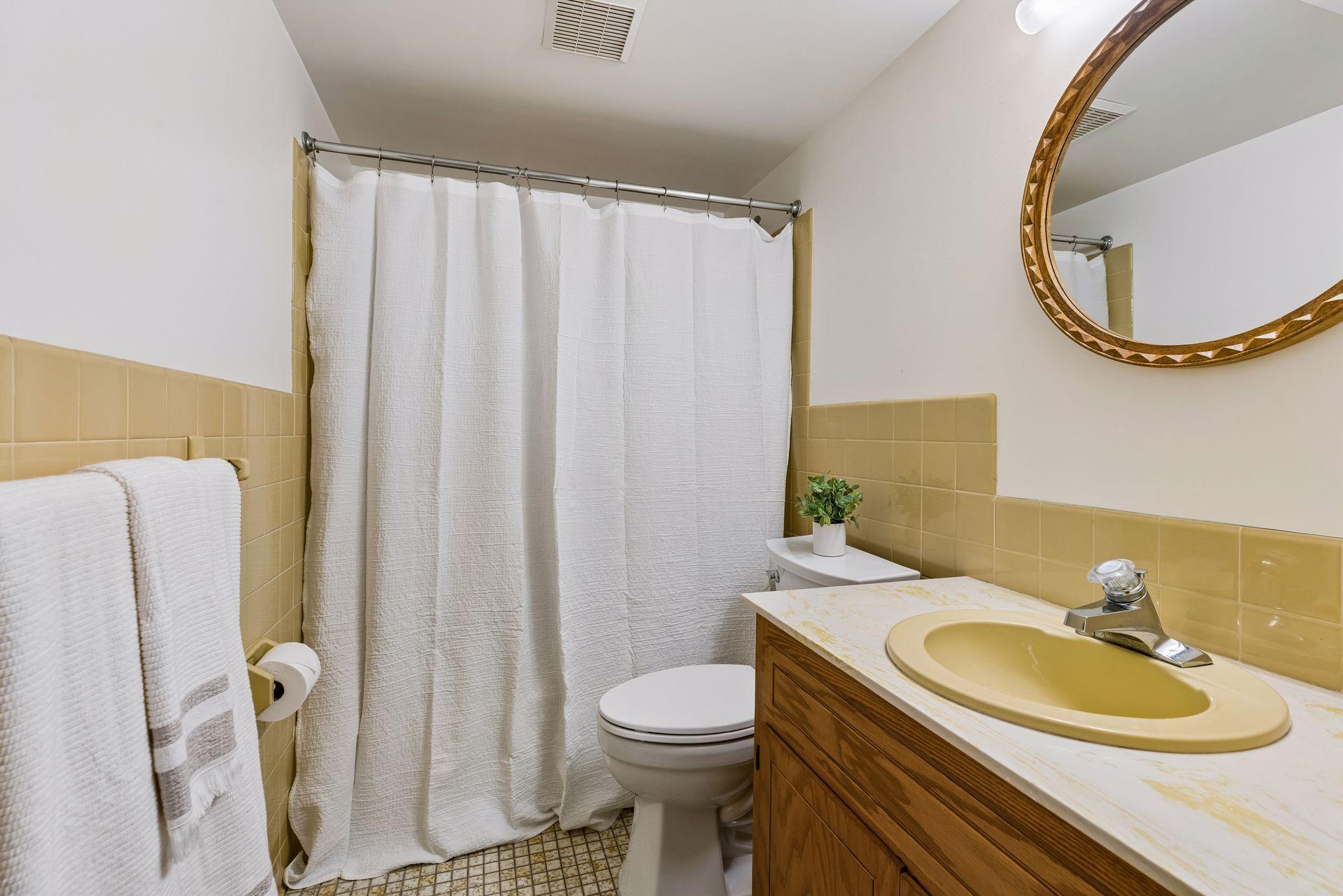 View of Residential at 2215 Lincoln Street, Minneapolis MN 55418, Minneapolis (30 of 34) - Mike Wilen | Minnesota Team Real Estate