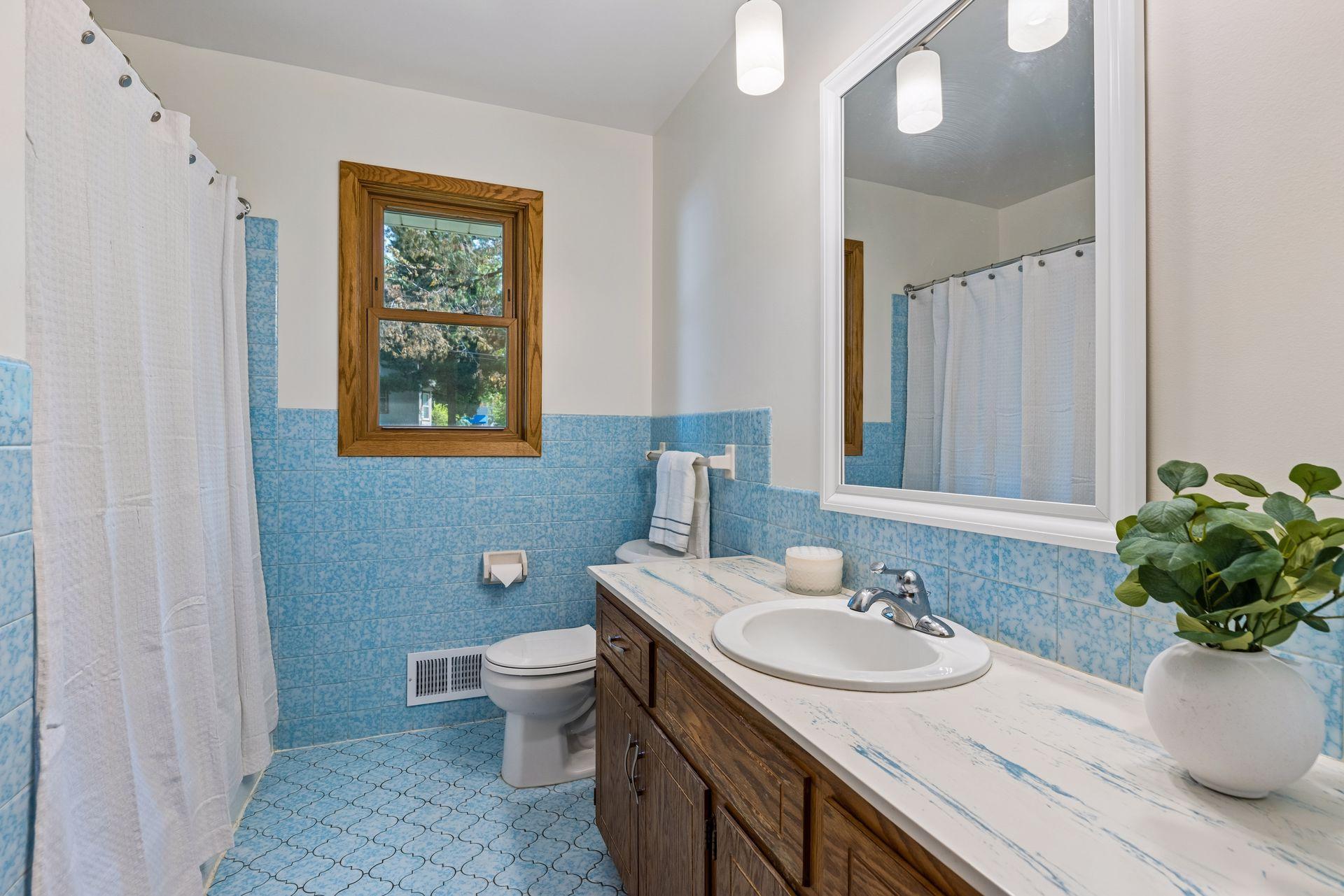 View of Residential at 2215 Lincoln Street, Minneapolis MN 55418, Minneapolis (16 of 34) - Mike Wilen | Minnesota Team Real Estate