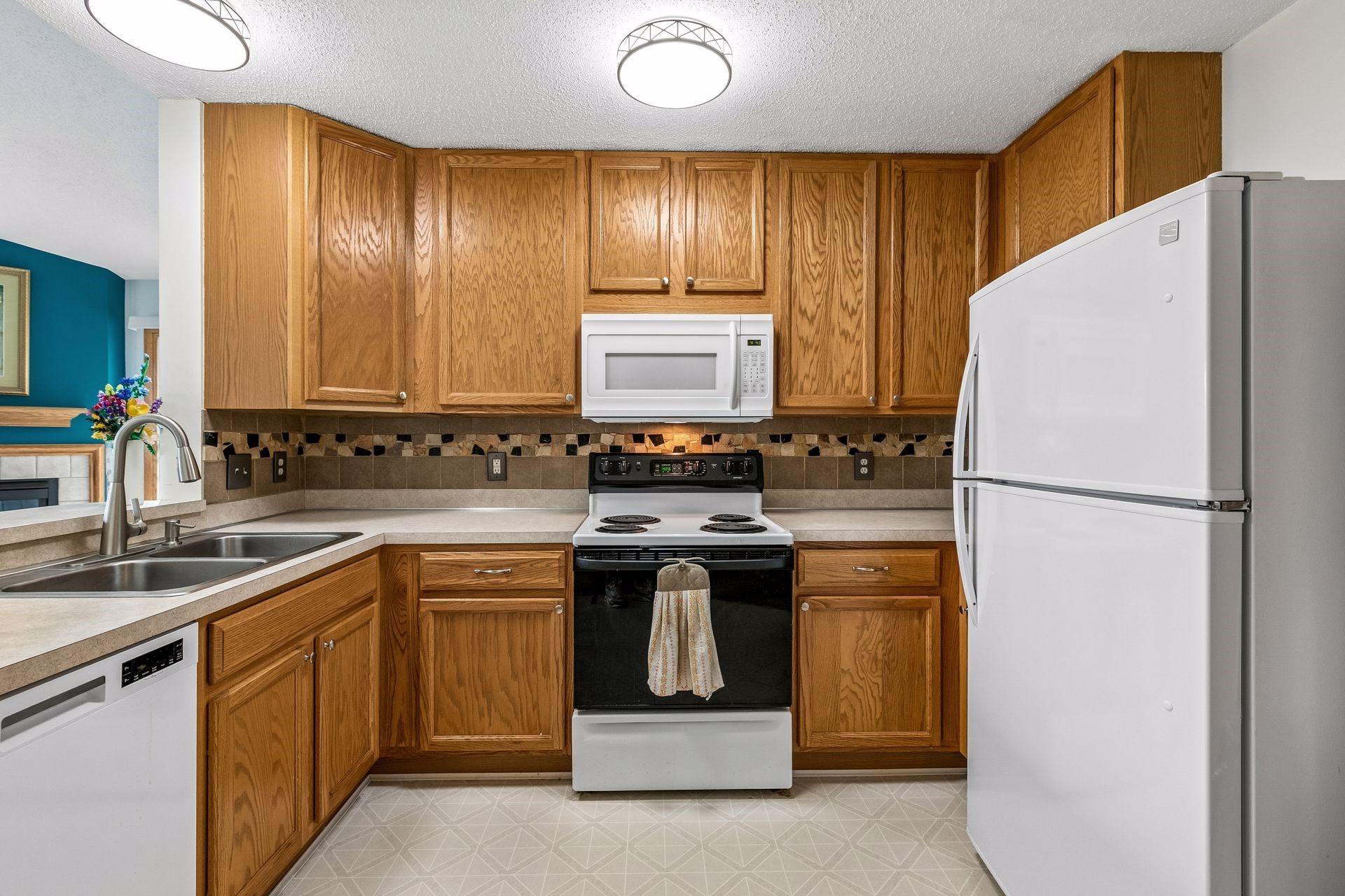 View of Residential at 15546 Float Lane #103, Apple Valley MN 55124, Apple Valley (4 of 13) - Mike Wilen | Minnesota Team Real Estate