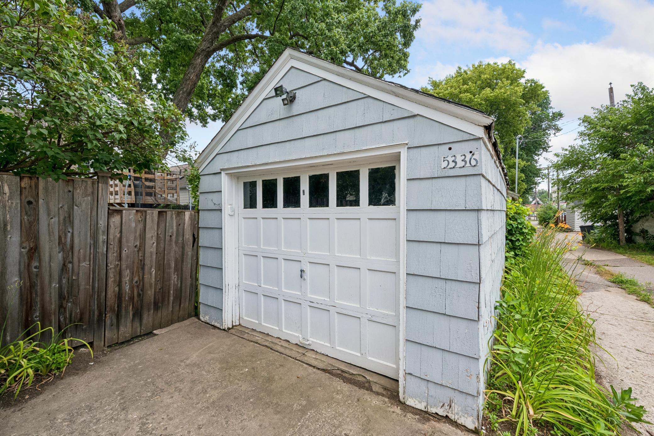 View of Residential at 5336 Ewing Avenue, Minneapolis MN 55410, Minneapolis (35 of 43) - Mike Wilen | Minnesota Team Real Estate