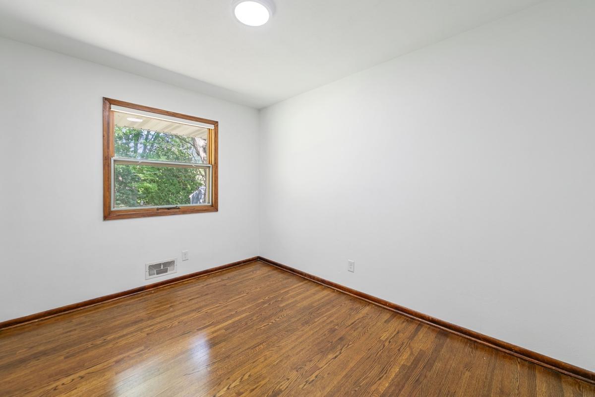 View of Residential at 2727 Woodbridge Street, Roseville MN 55113, Roseville (18 of 35) - Mike Wilen | Minnesota Team Real Estate
