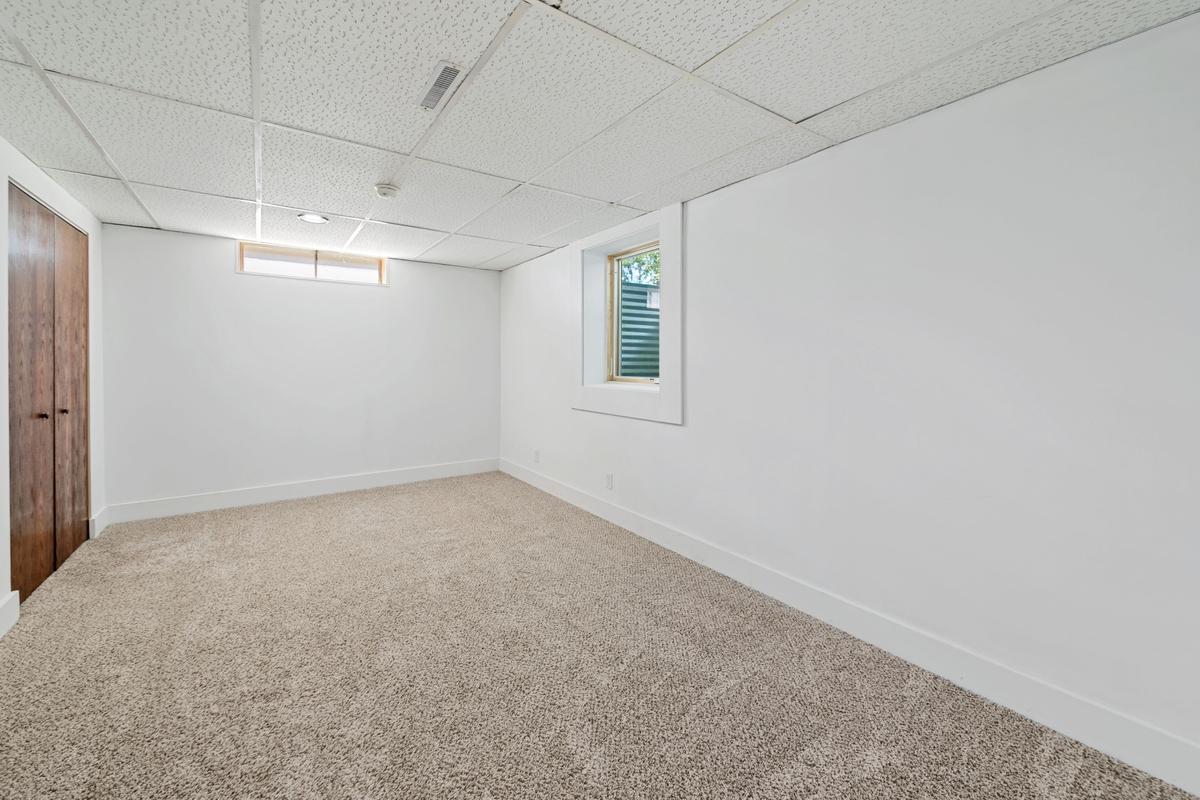 View of Residential at 2727 Woodbridge Street, Roseville MN 55113, Roseville (25 of 35) - Mike Wilen | Minnesota Team Real Estate