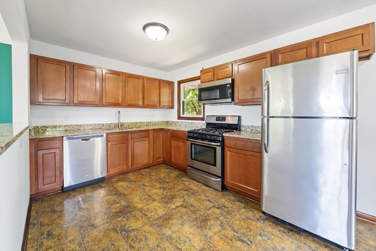 View of Residential at 2727 Woodbridge Street, Roseville MN 55113, Roseville (4 of 35) - Mike Wilen | Minnesota Team Real Estate