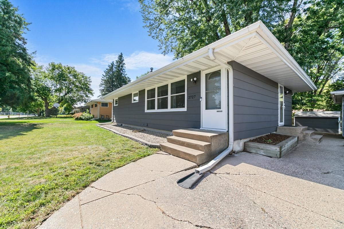View of Single Family at 2727 Woodbridge Street, Roseville - Mike Wilen | Minnesota Team Real Estate