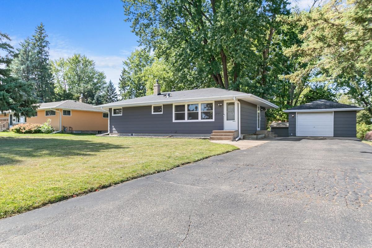View of Residential at 2727 Woodbridge Street, Roseville MN 55113, Roseville (2 of 35) - Mike Wilen | Minnesota Team Real Estate