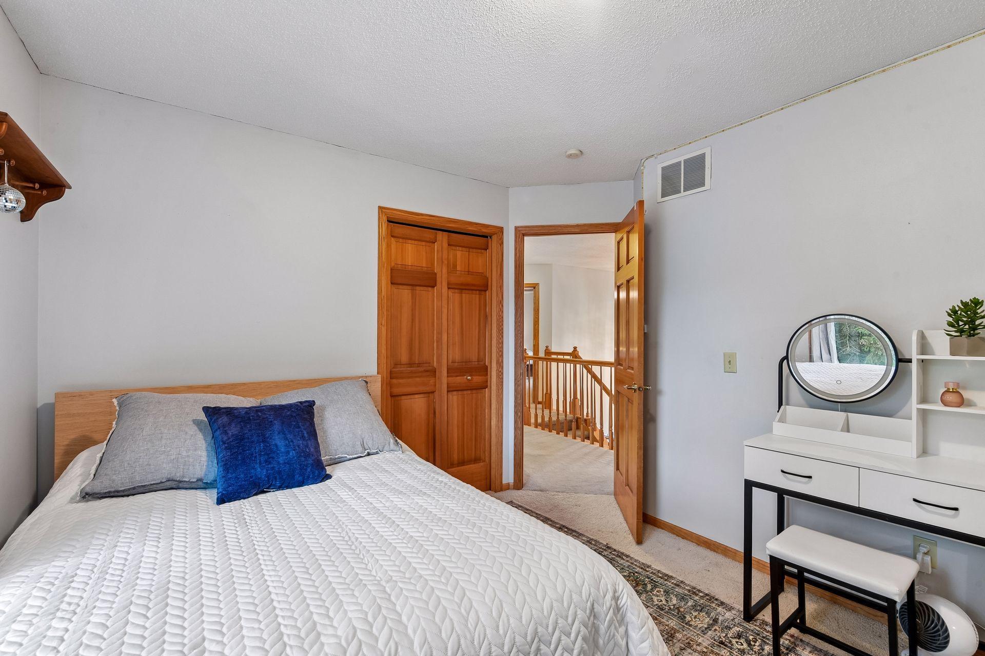 View of Residential at 26145 Oak Leaf Trail, Shorewood MN 55331, Shorewood (10 of 23) - Mike Wilen | Minnesota Team Real Estate