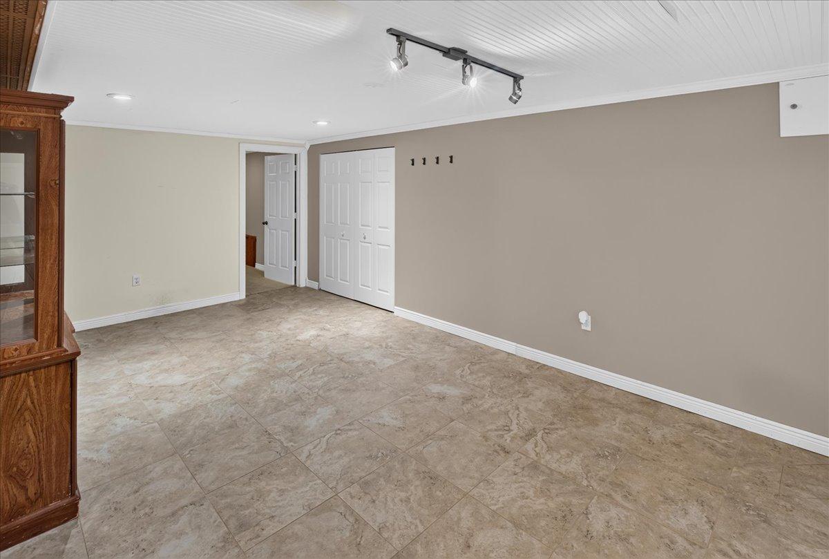 View of Residential at 781 Iowa Avenue, Saint Paul MN 55106, Saint Paul (28 of 39) - Mike Wilen | Minnesota Team Real Estate