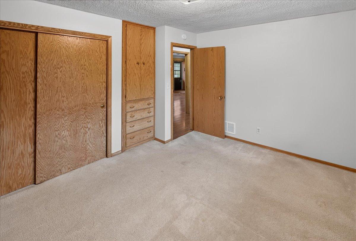 View of Residential at 781 Iowa Avenue, Saint Paul MN 55106, Saint Paul (25 of 39) - Mike Wilen | Minnesota Team Real Estate