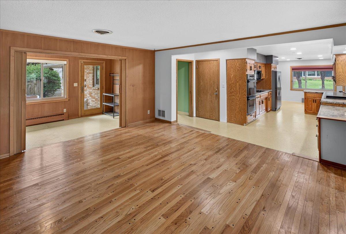 View of Residential at 781 Iowa Avenue, Saint Paul MN 55106, Saint Paul (19 of 39) - Mike Wilen | Minnesota Team Real Estate