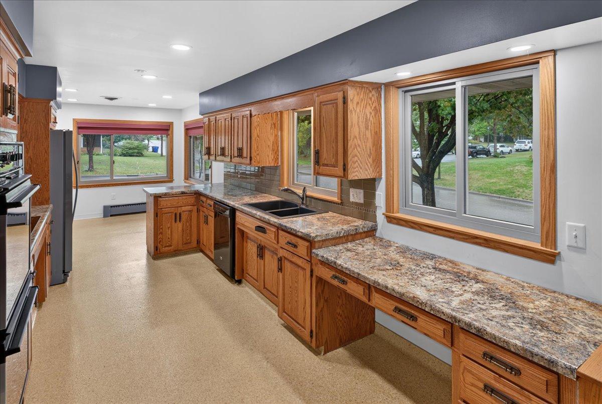 View of Residential at 781 Iowa Avenue, Saint Paul MN 55106, Saint Paul (13 of 39) - Mike Wilen | Minnesota Team Real Estate