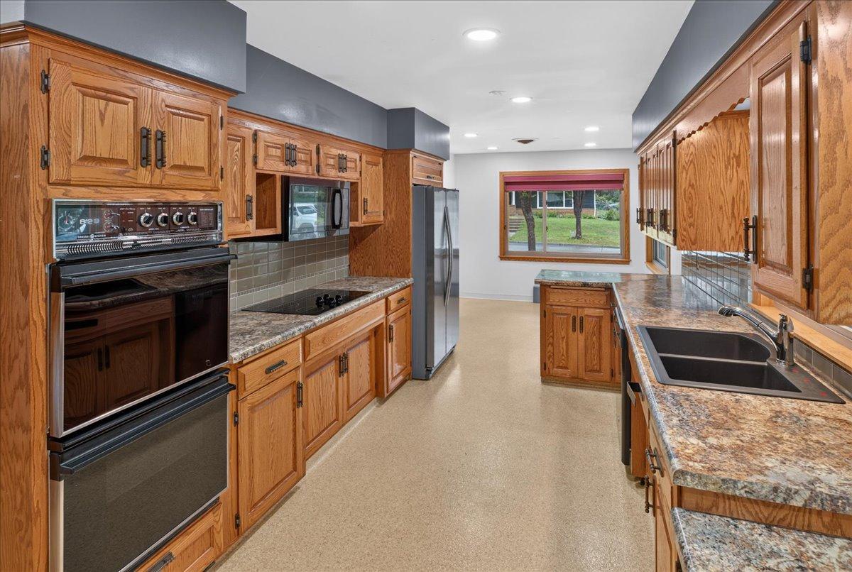View of Residential at 781 Iowa Avenue, Saint Paul MN 55106, Saint Paul (12 of 39) - Mike Wilen | Minnesota Team Real Estate