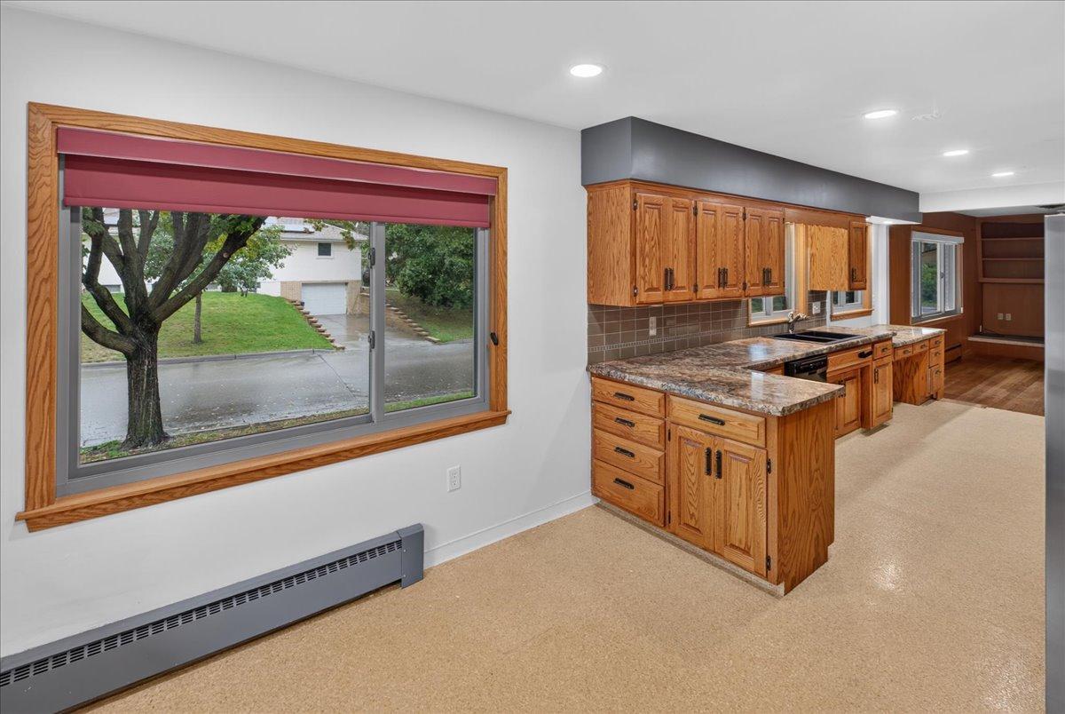 View of Residential at 781 Iowa Avenue, Saint Paul MN 55106, Saint Paul (8 of 39) - Mike Wilen | Minnesota Team Real Estate