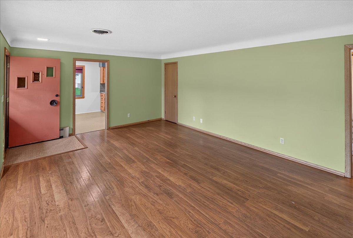View of Residential at 781 Iowa Avenue, Saint Paul MN 55106, Saint Paul (6 of 39) - Mike Wilen | Minnesota Team Real Estate
