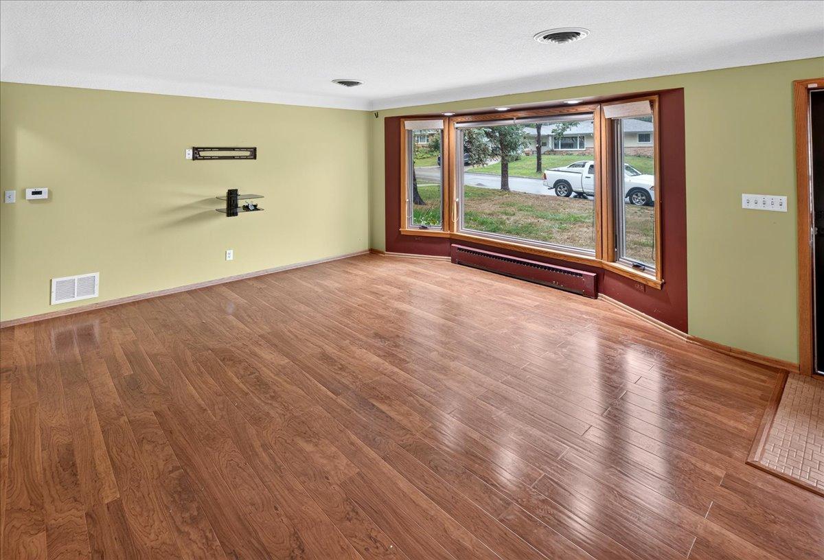 View of Residential at 781 Iowa Avenue, Saint Paul MN 55106, Saint Paul (3 of 39) - Mike Wilen | Minnesota Team Real Estate
